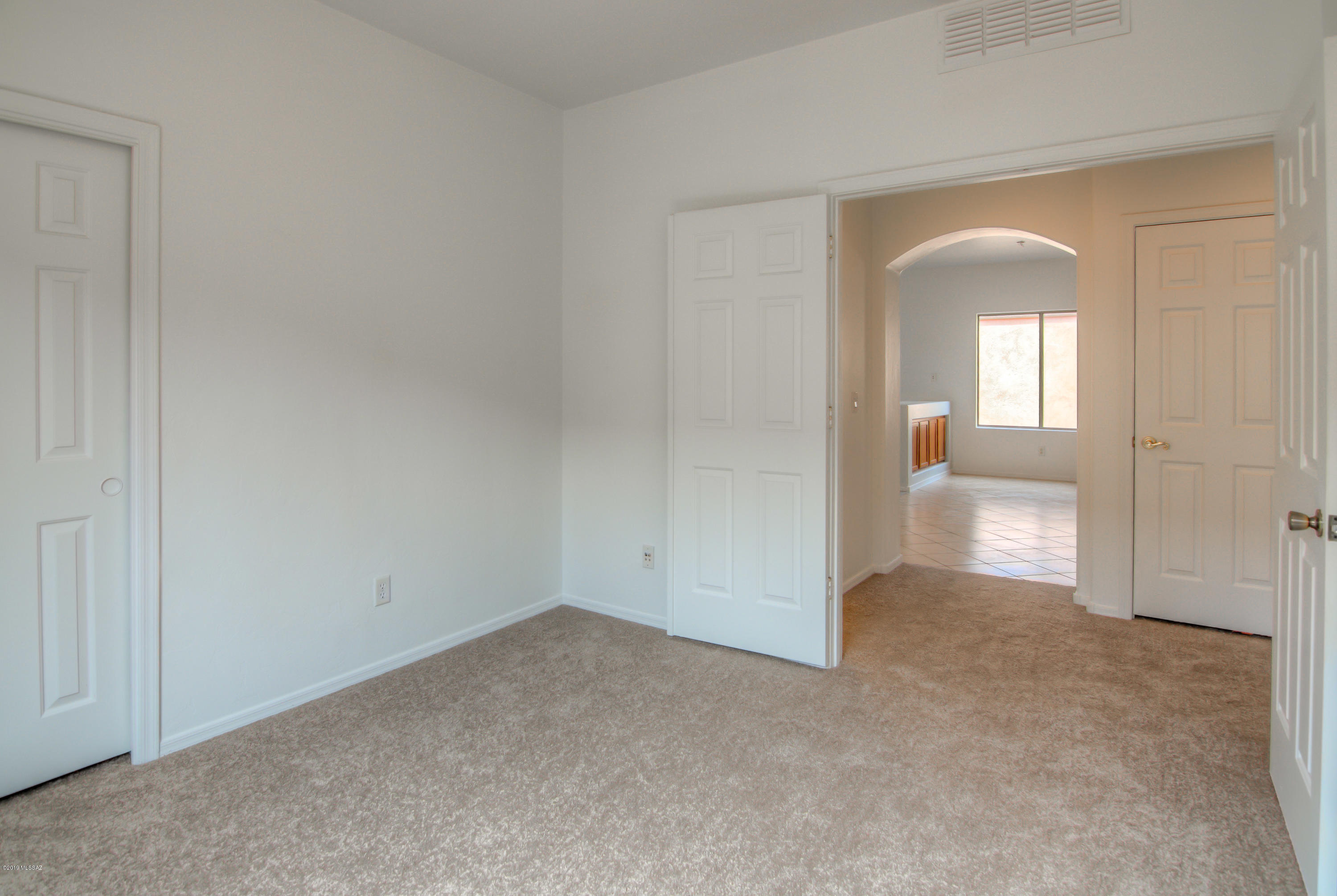 311 E Placita Nubes Blancas