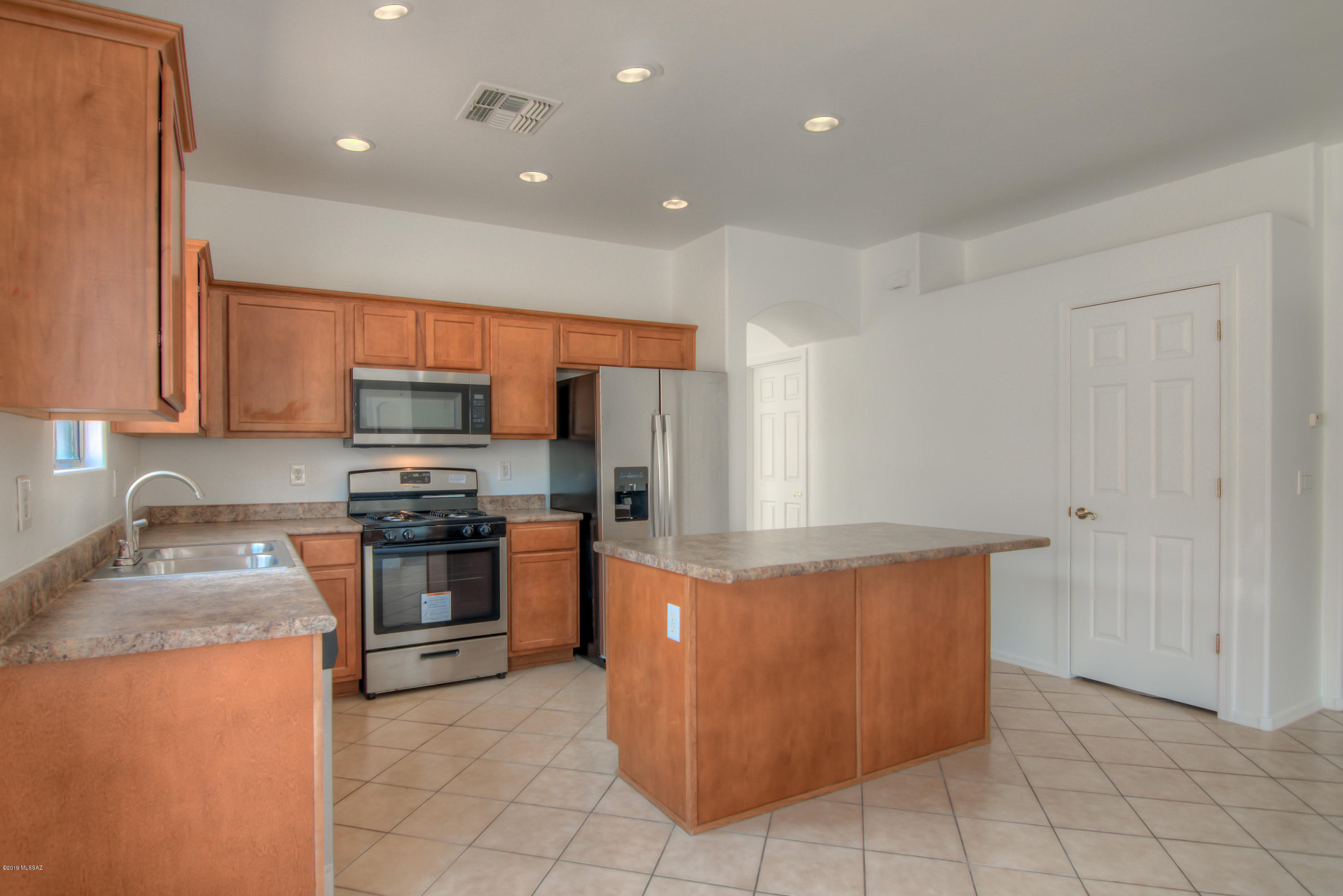 311 E Placita Nubes Blancas