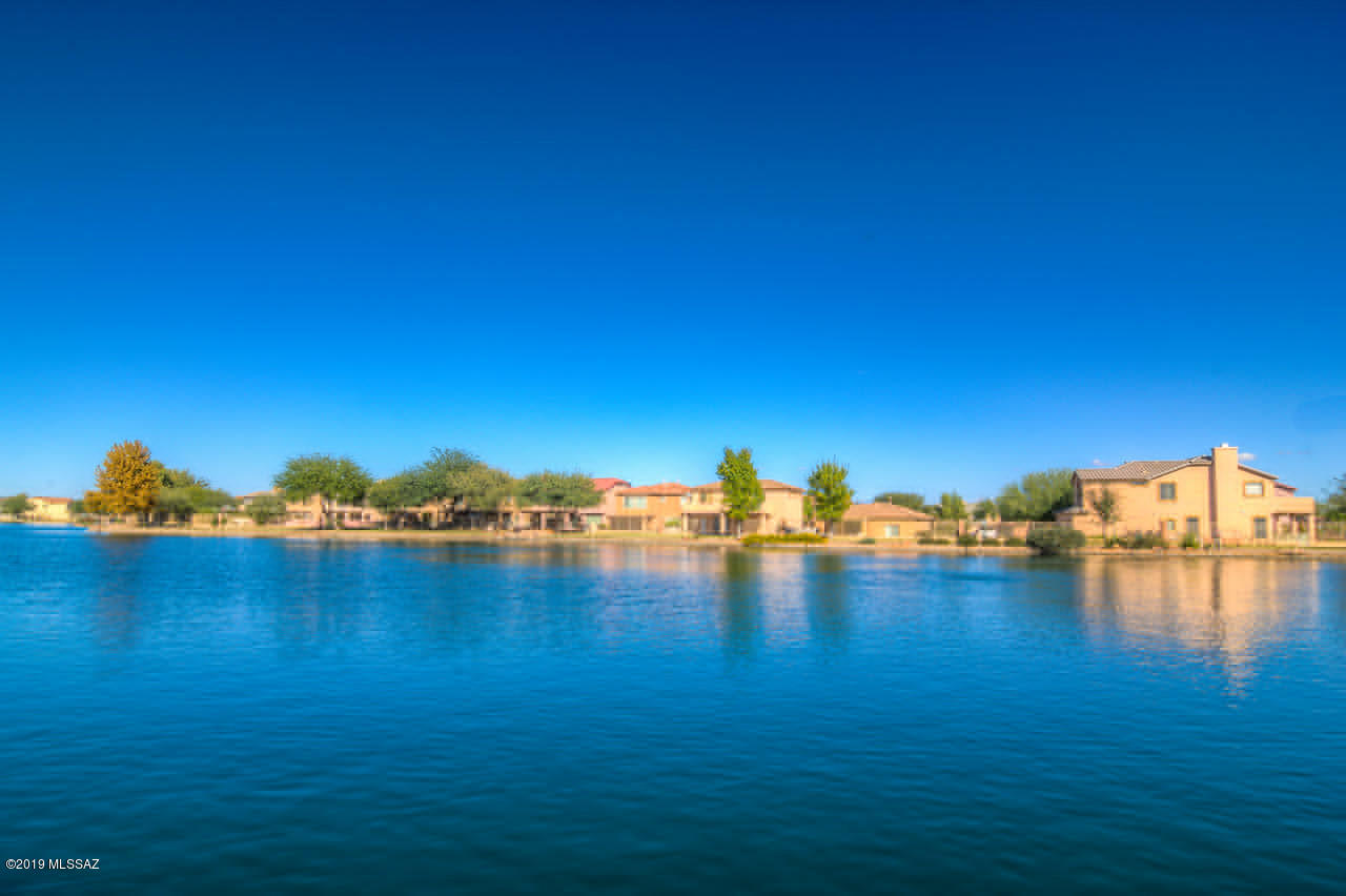 311 E Placita Nubes Blancas