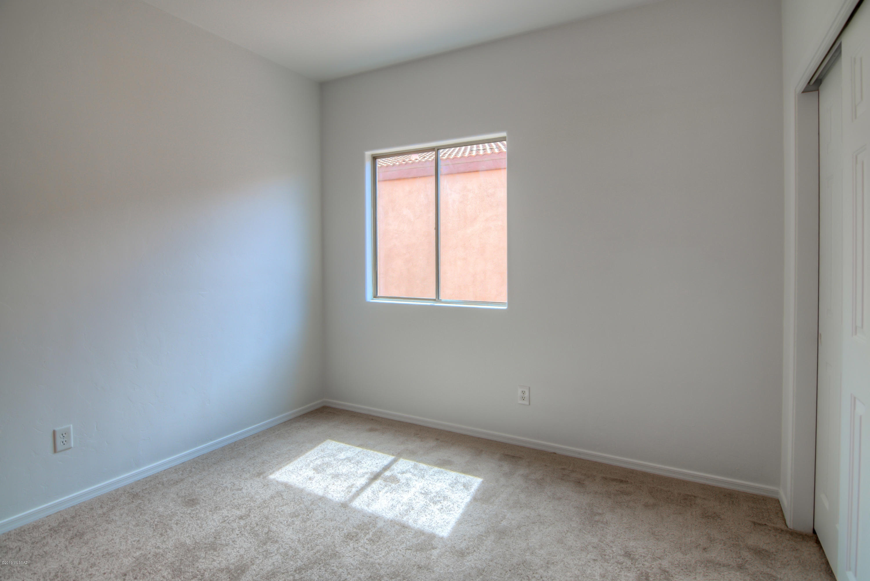 311 E Placita Nubes Blancas