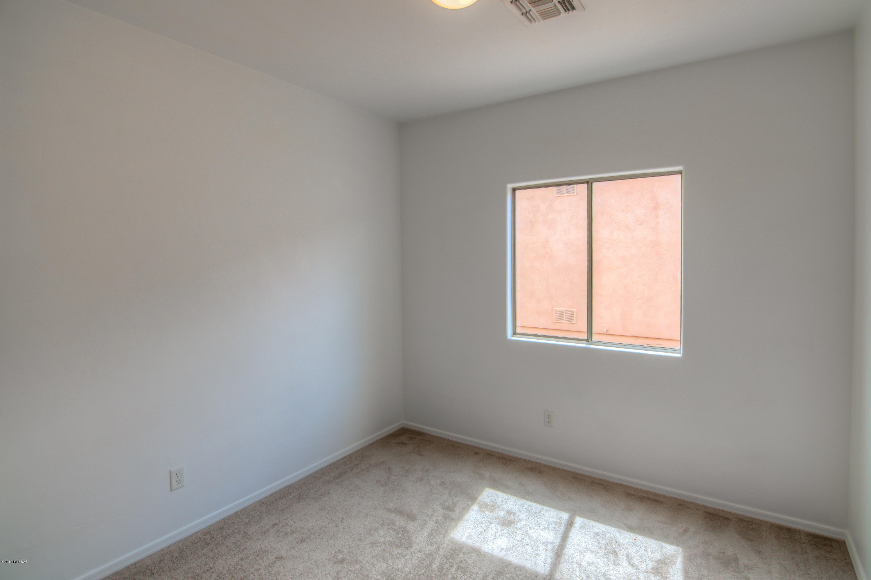 311 E Placita Nubes Blancas