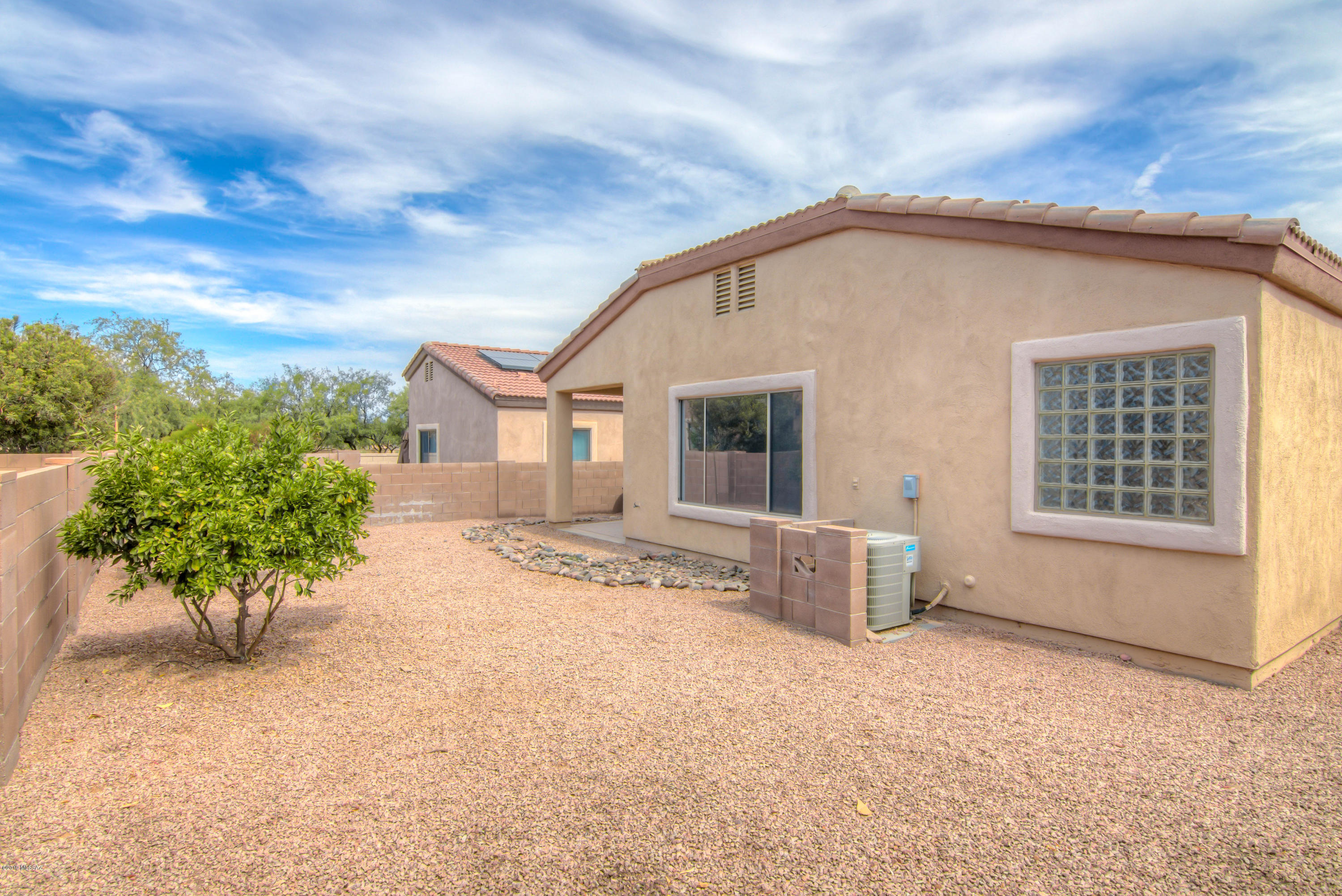 311 E Placita Nubes Blancas