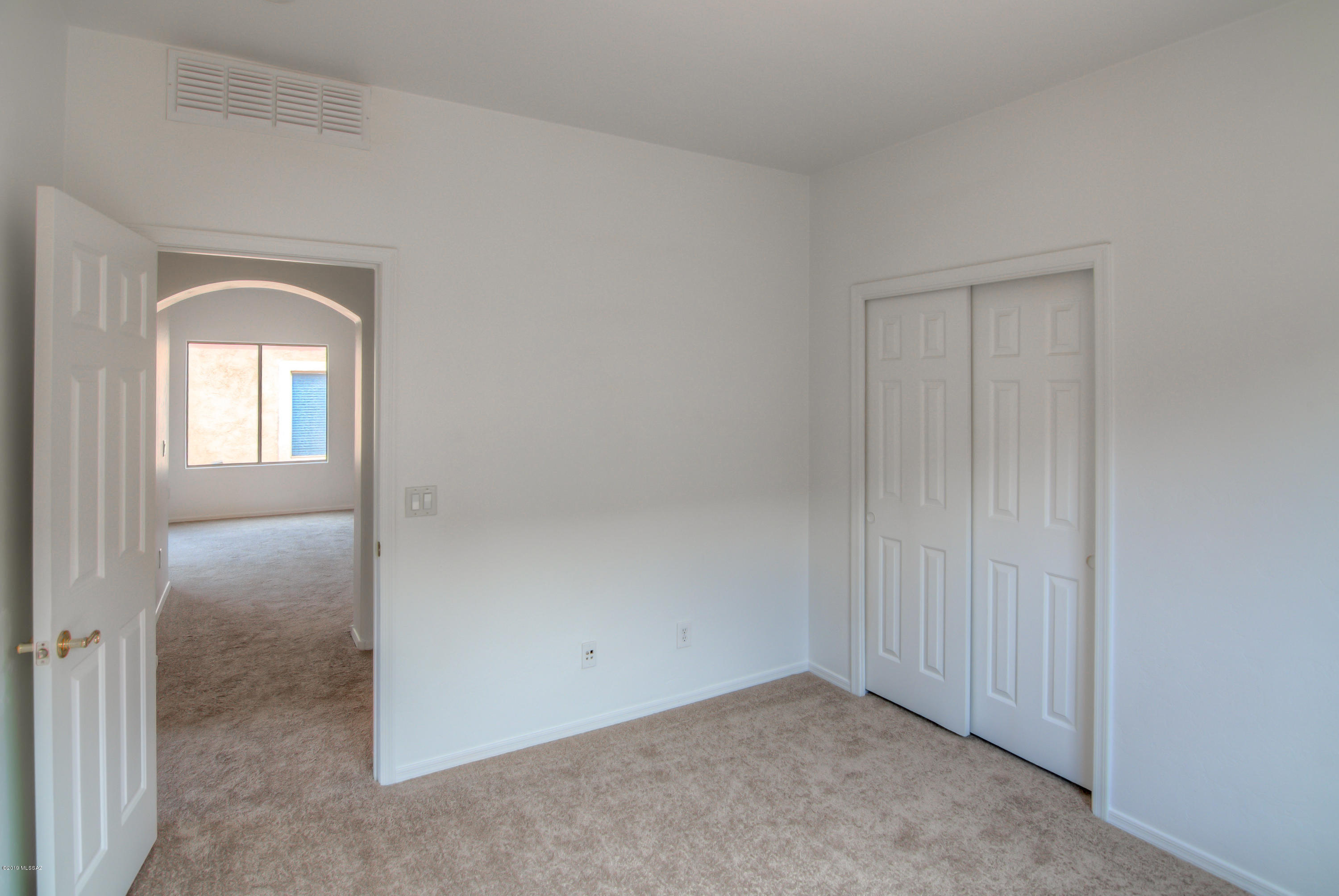 311 E Placita Nubes Blancas