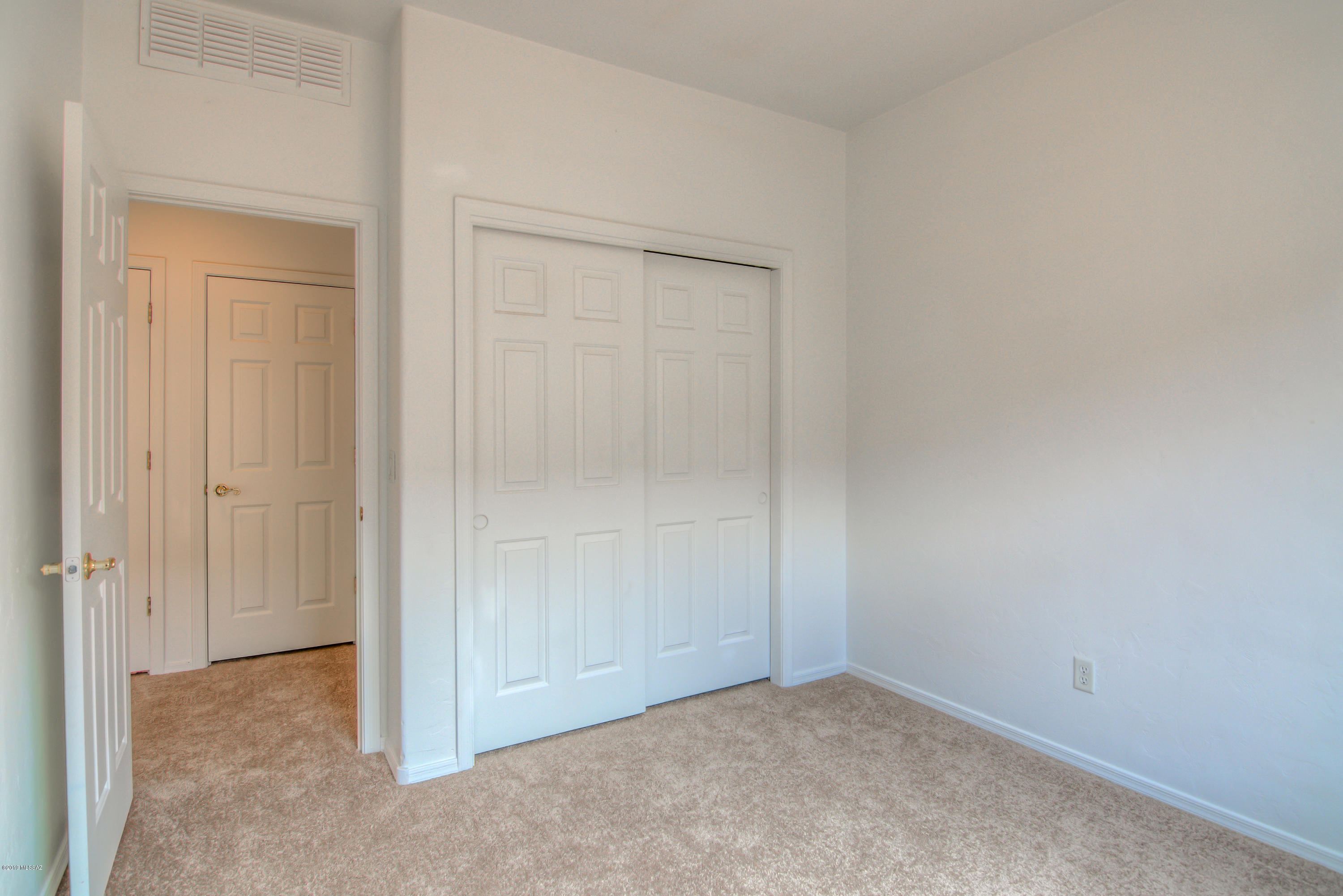 311 E Placita Nubes Blancas