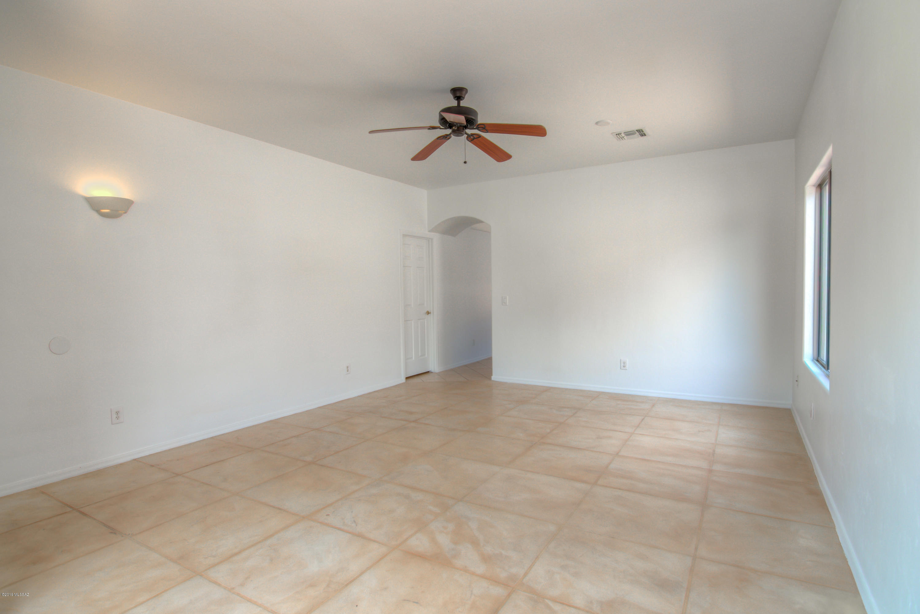 311 E Placita Nubes Blancas