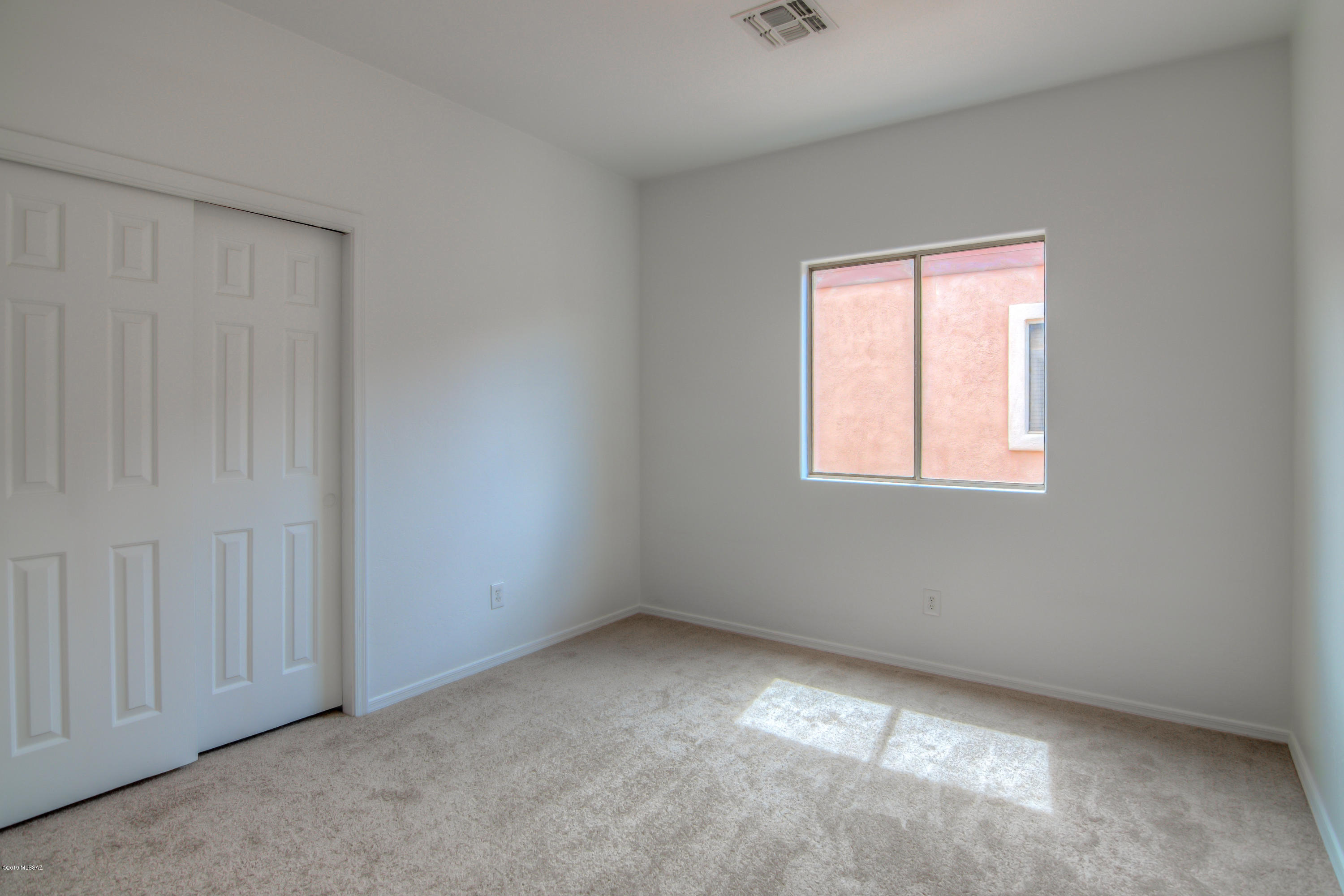 311 E Placita Nubes Blancas