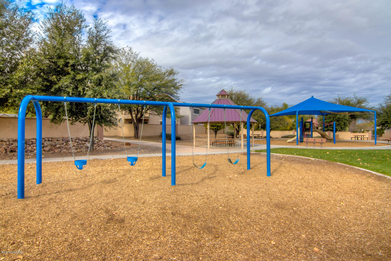 311 E Placita Nubes Blancas