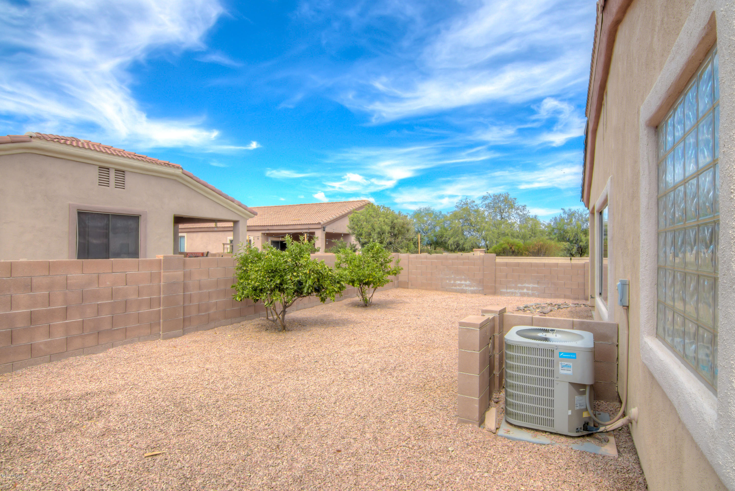 311 E Placita Nubes Blancas