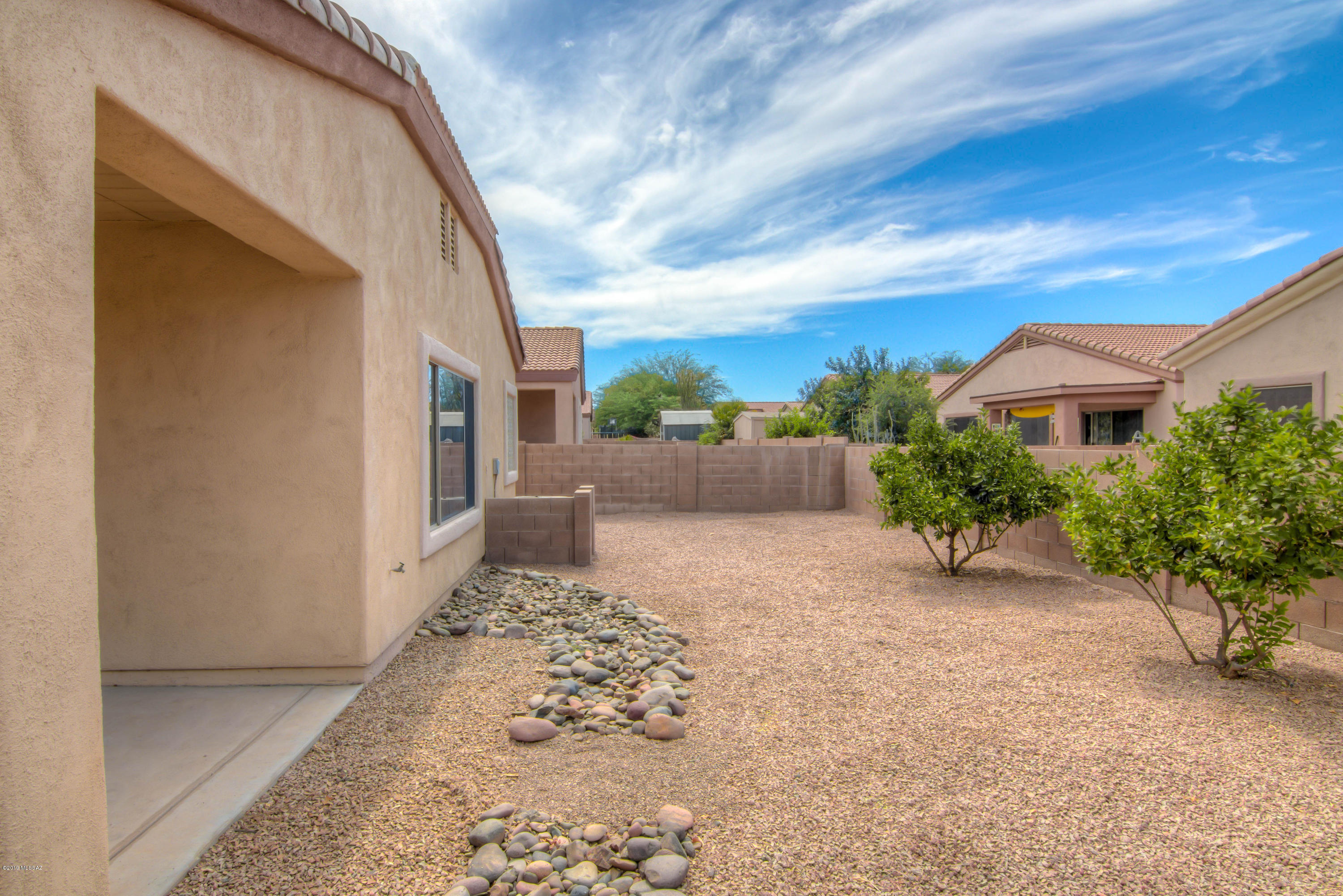 311 E Placita Nubes Blancas