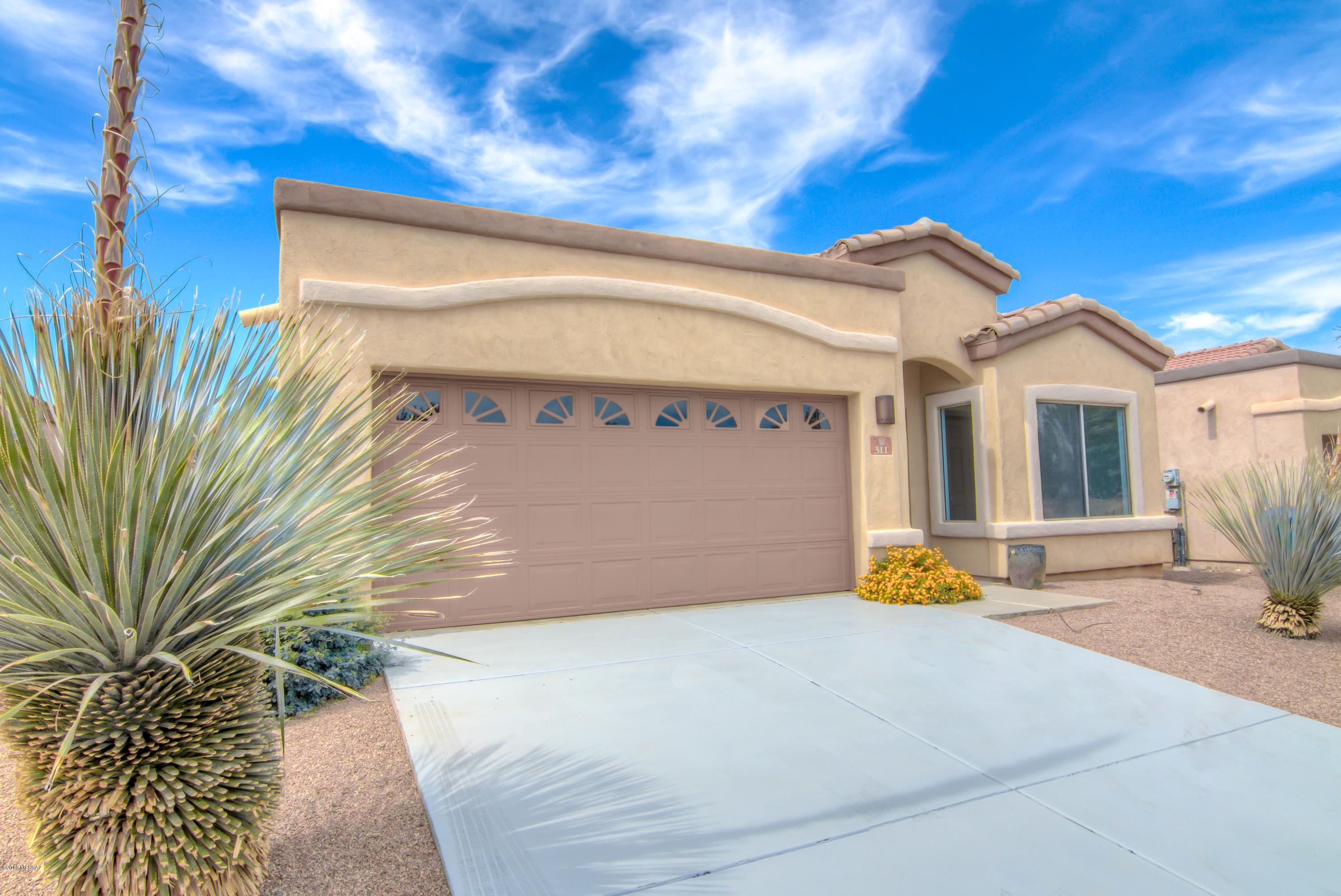 311 E Placita Nubes Blancas