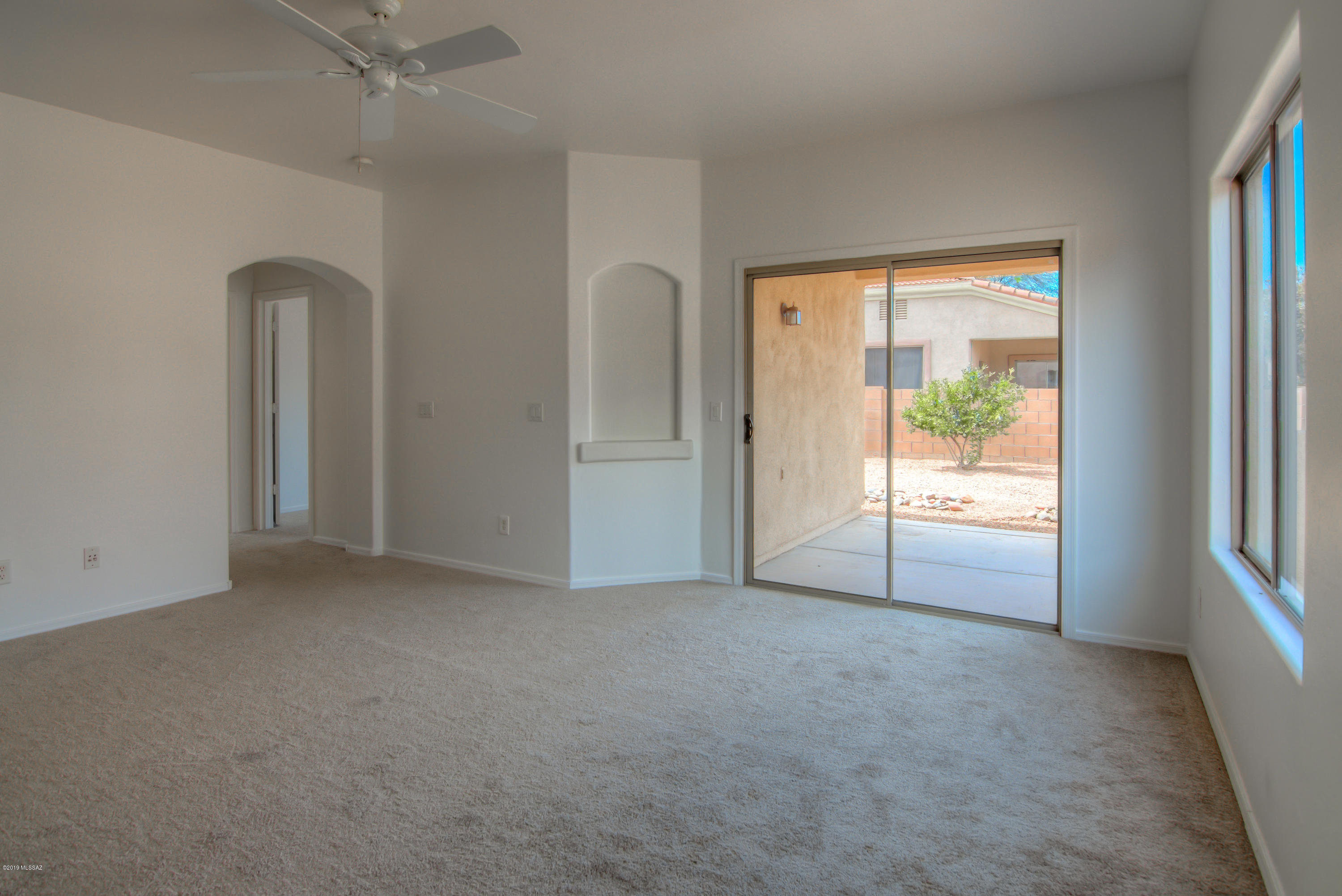 311 E Placita Nubes Blancas