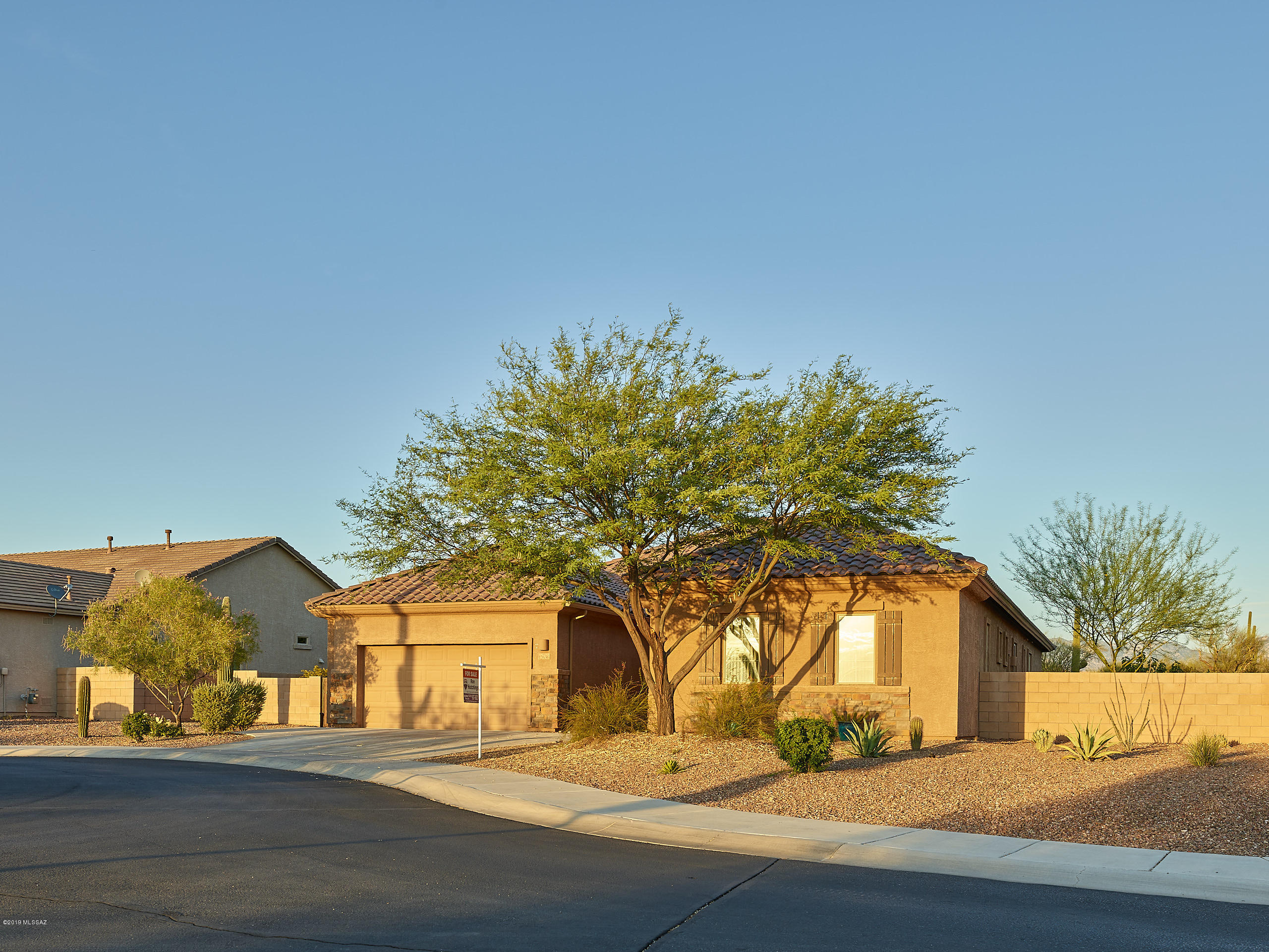 12636 N Sunrise Shadow Drive