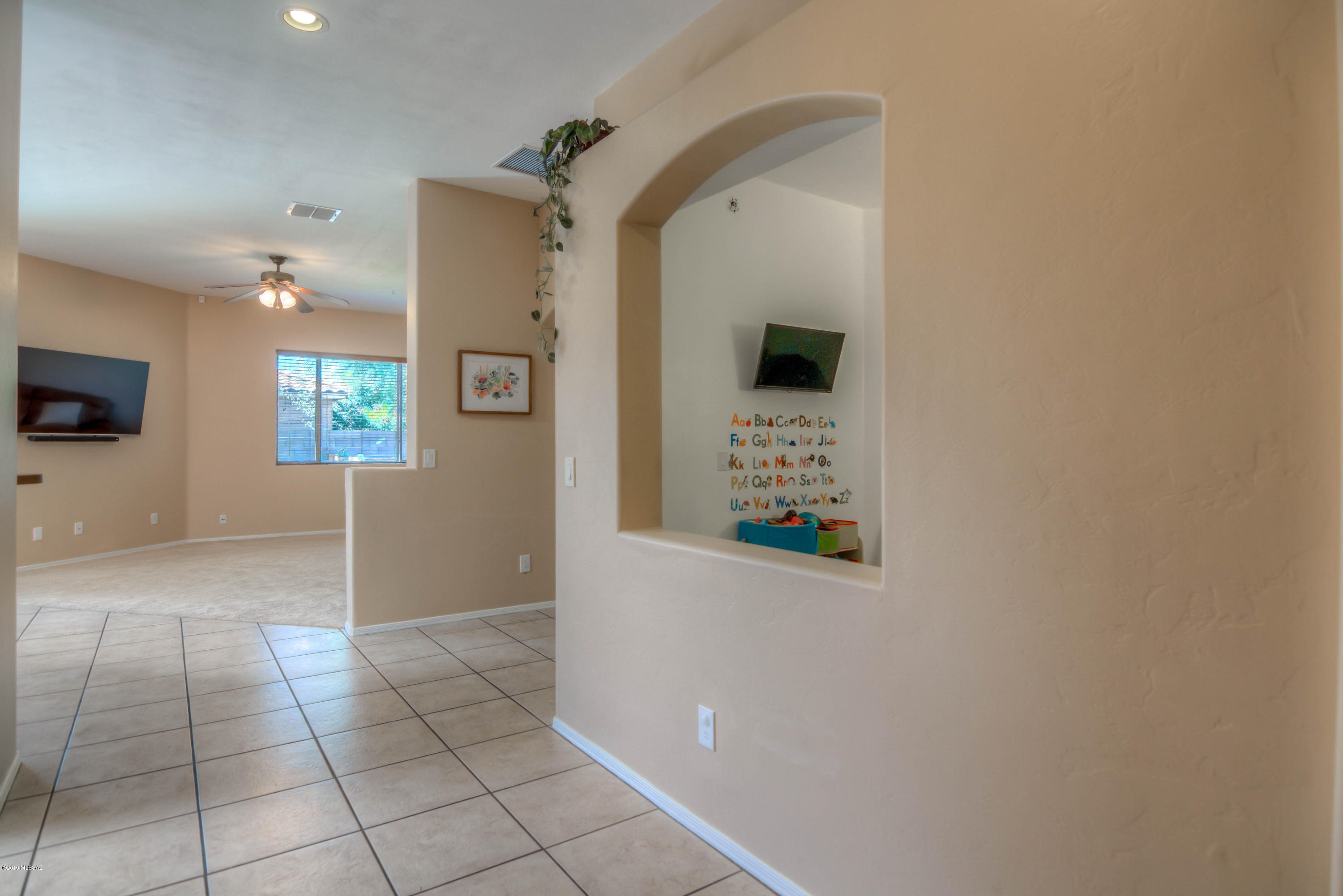 8479 N Sunny Rock Ridge Drive