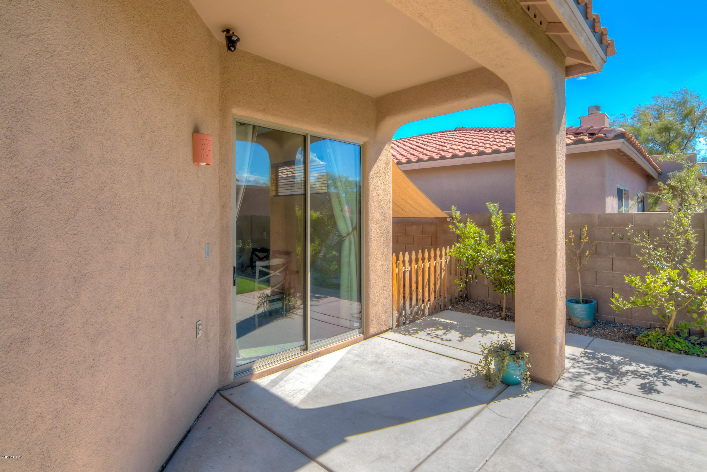 8479 N Sunny Rock Ridge Drive