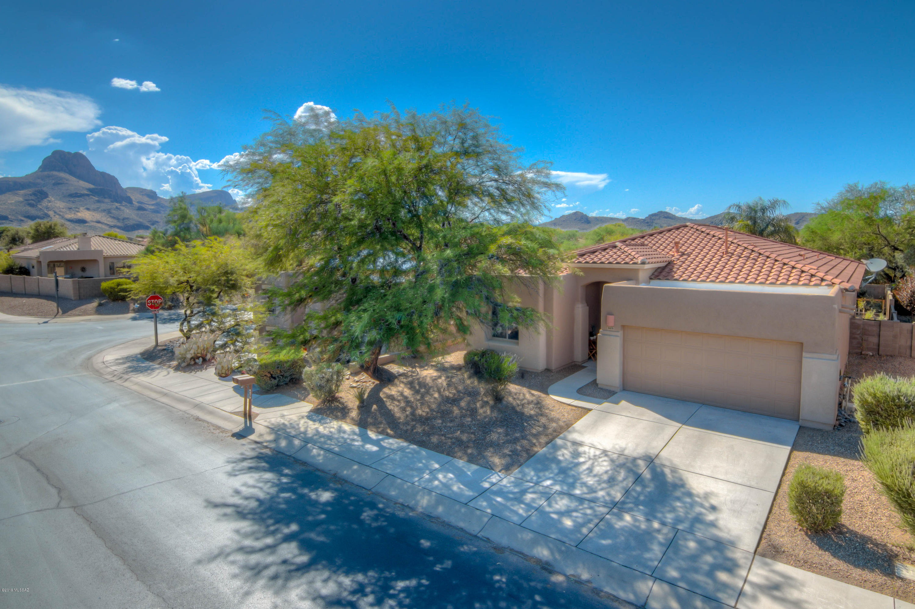 8479 N Sunny Rock Ridge Drive