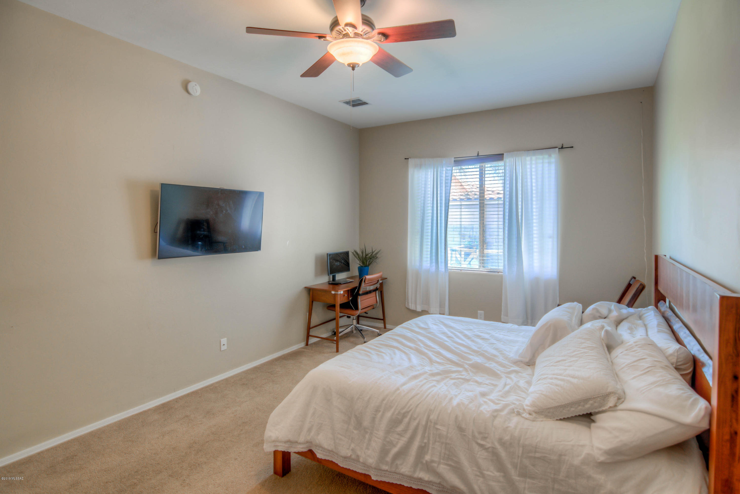 8479 N Sunny Rock Ridge Drive