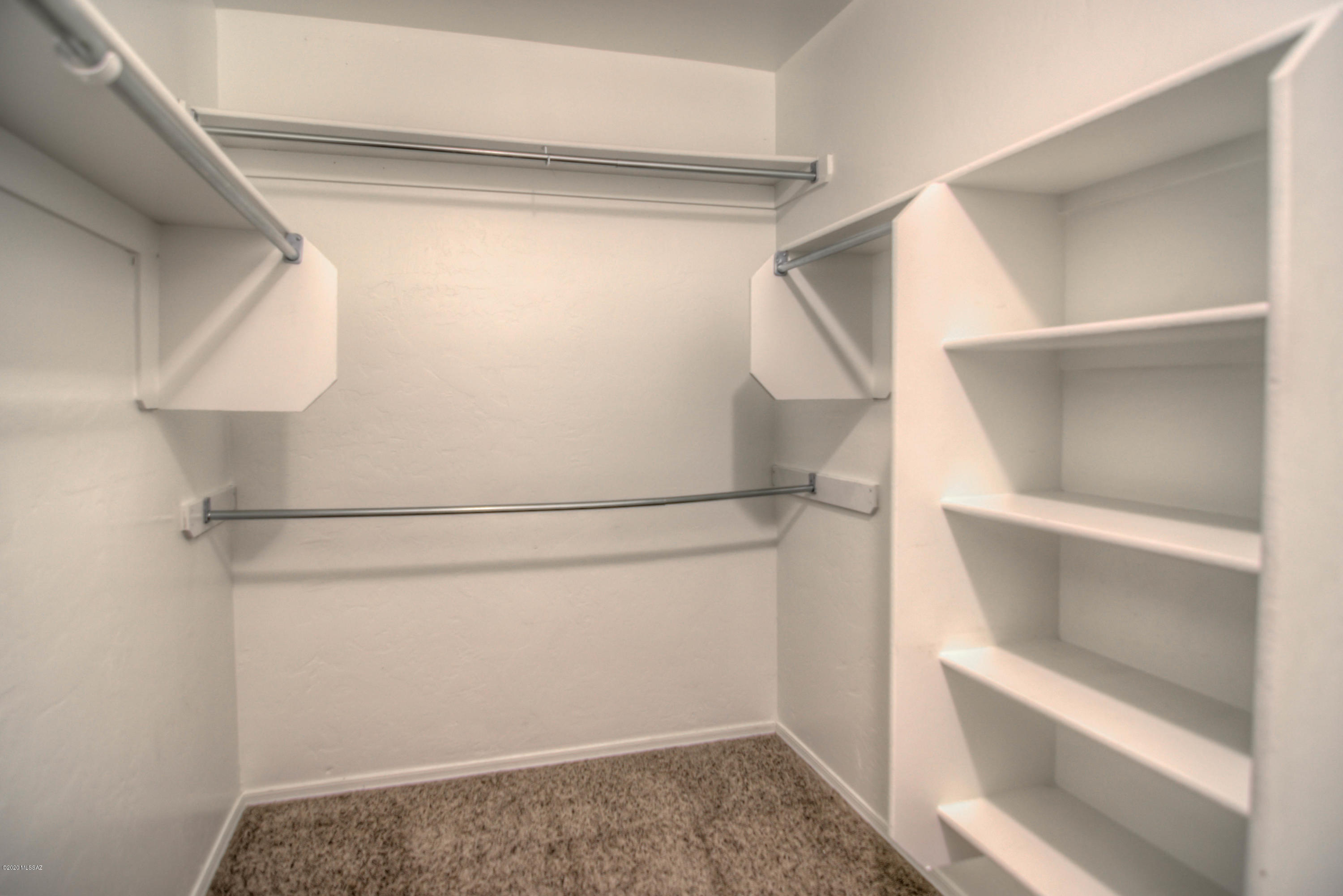 2427 E Skipping Rock Way