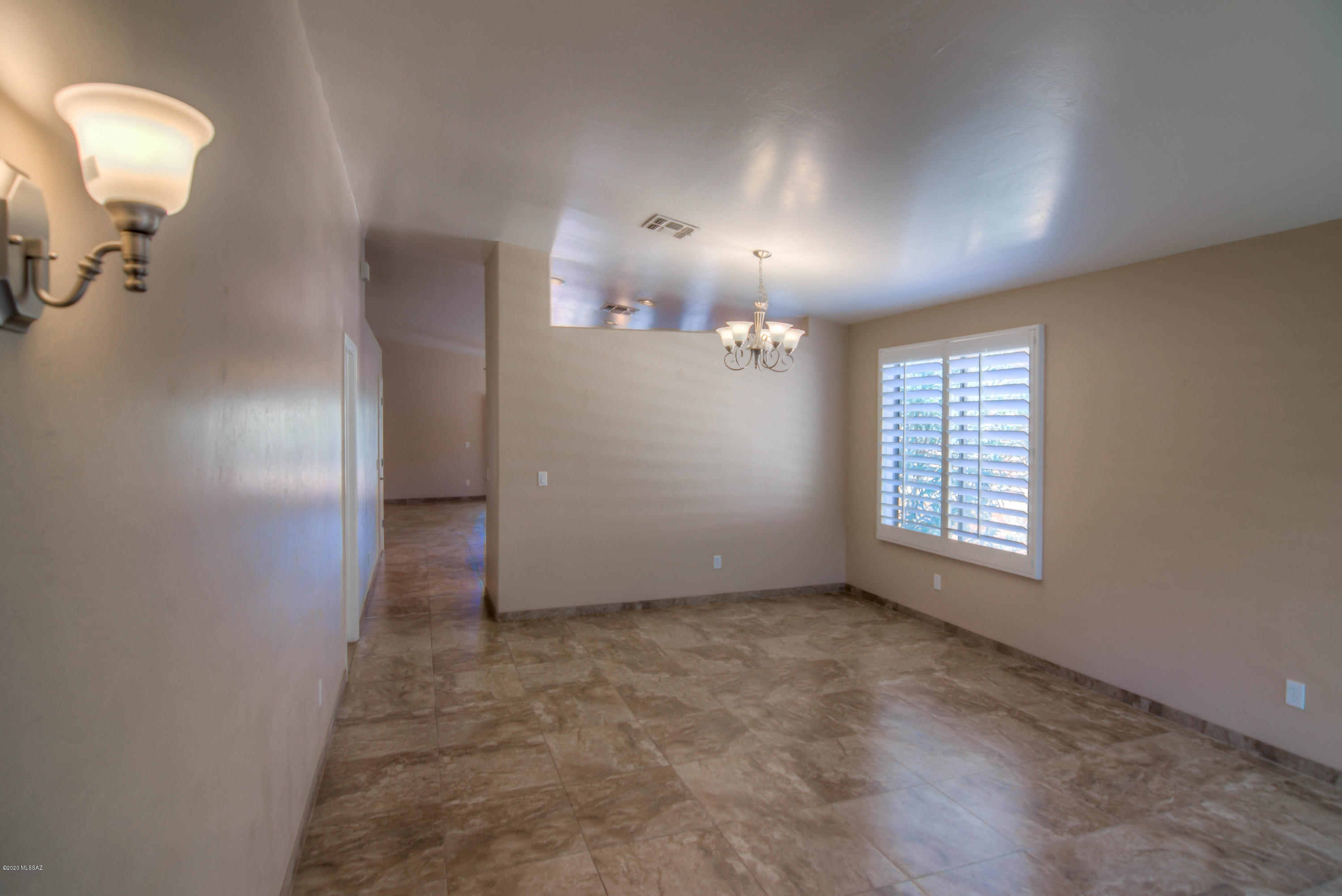 2427 E Skipping Rock Way