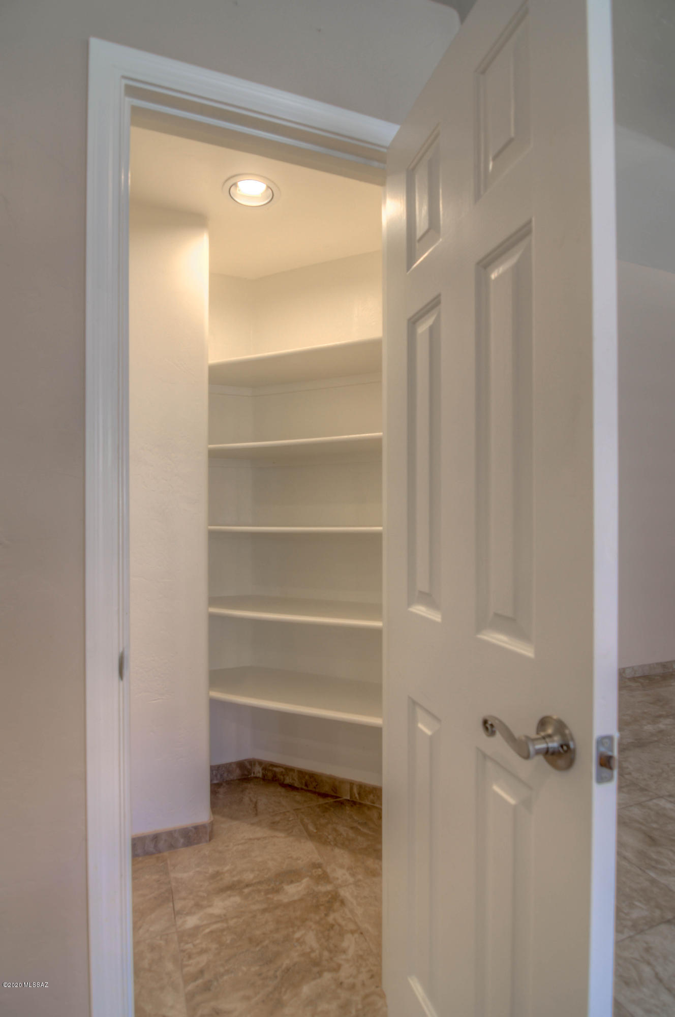 2427 E Skipping Rock Way