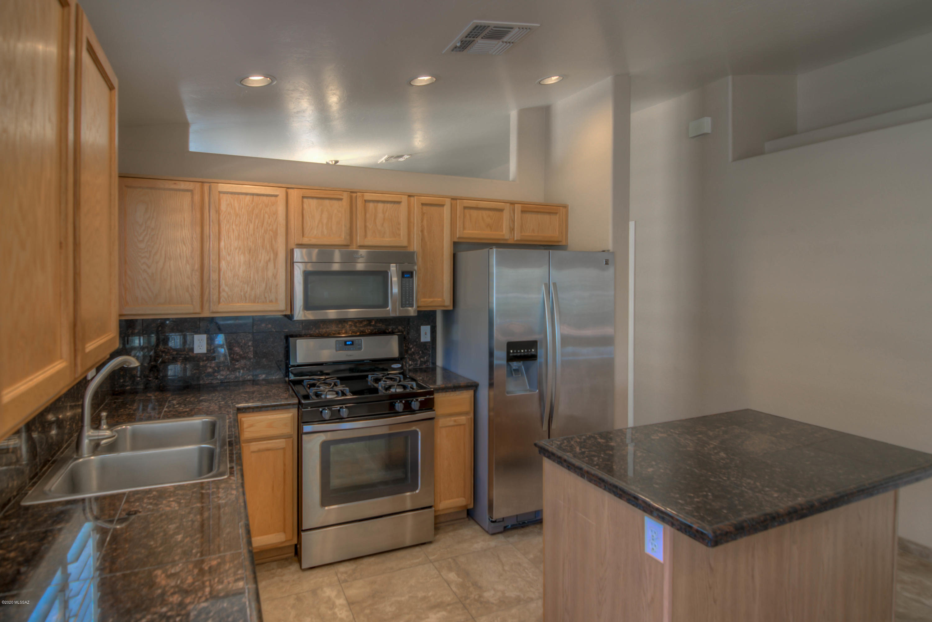 2427 E Skipping Rock Way