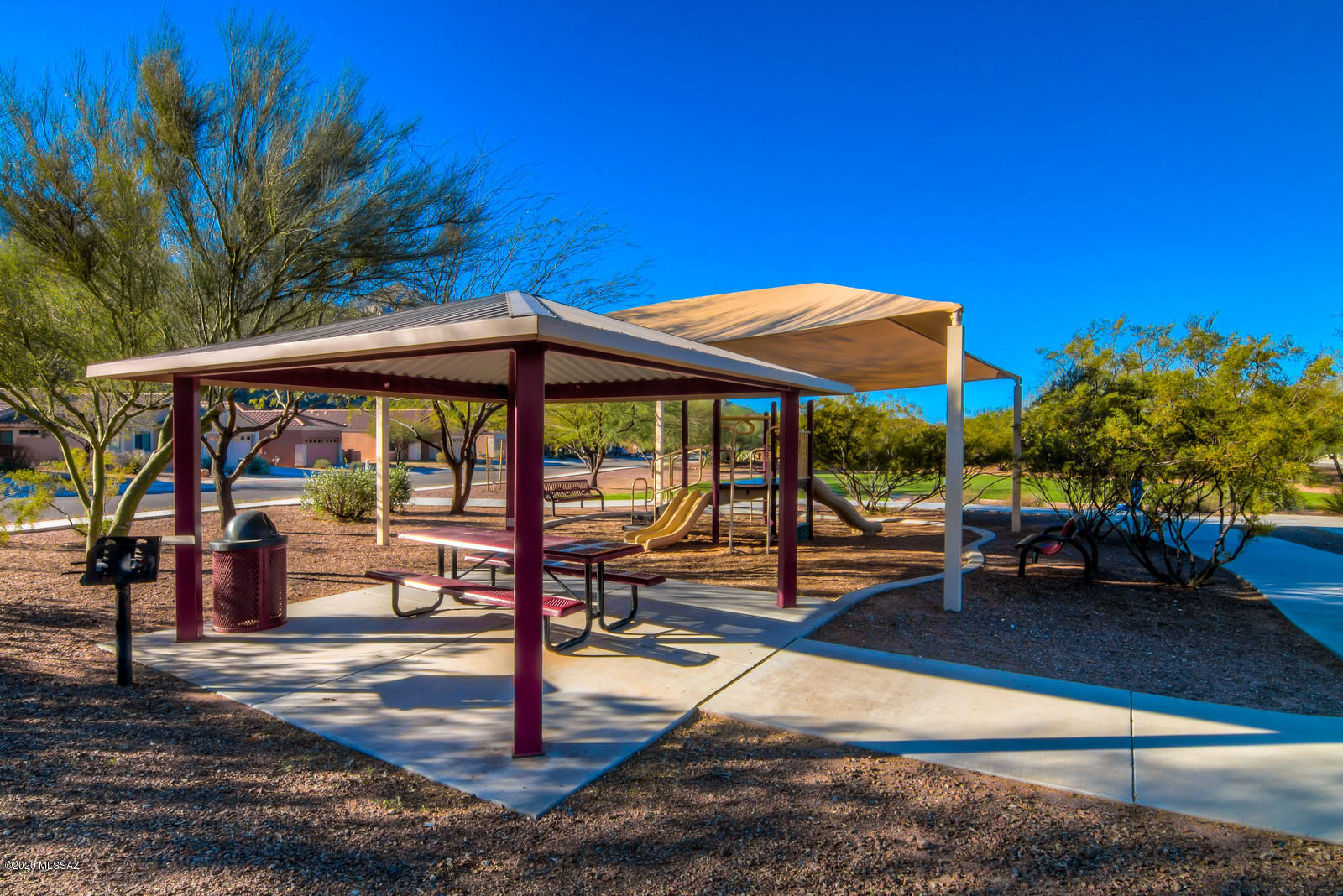 2427 E Skipping Rock Way