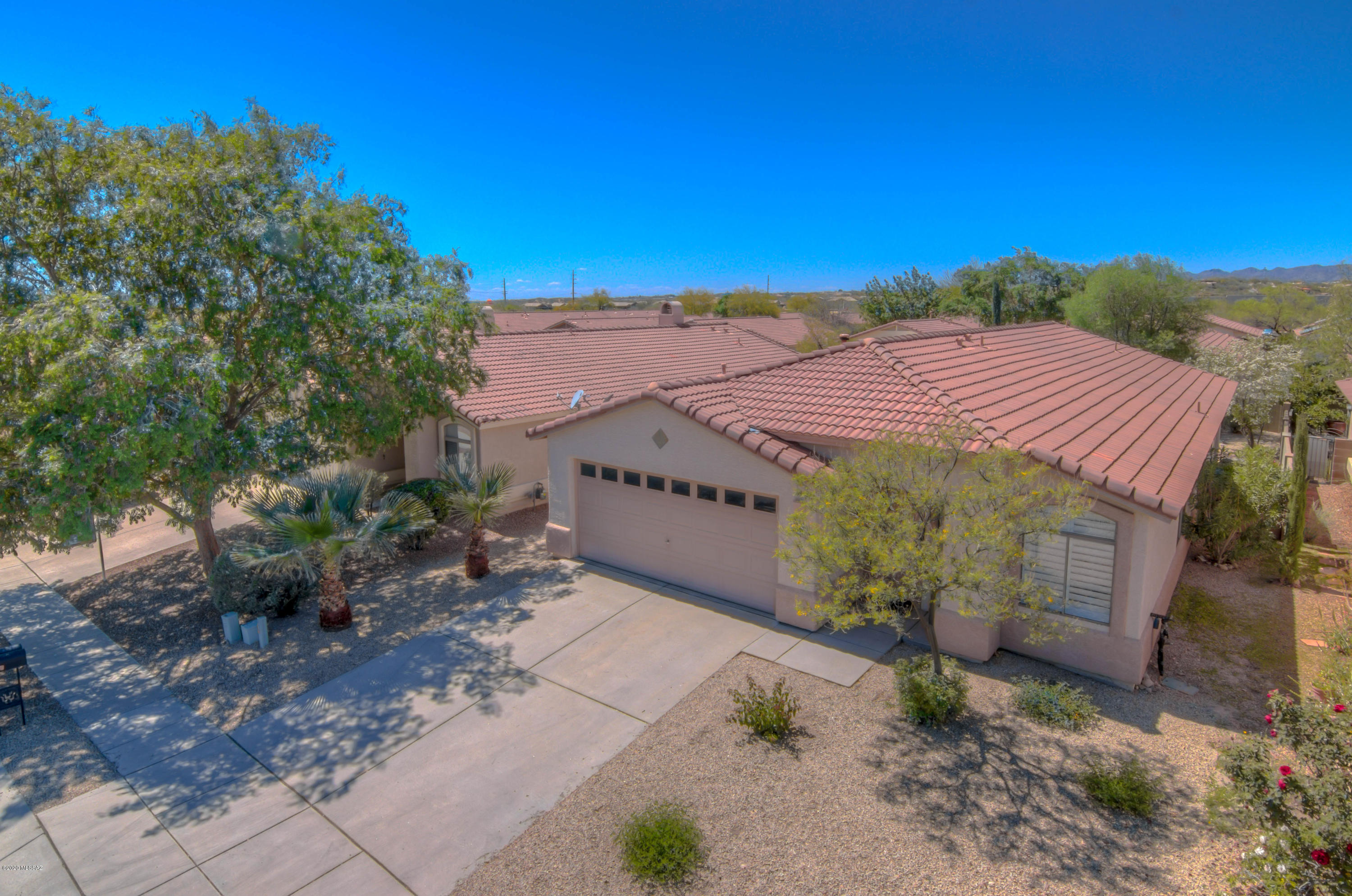 2427 E Skipping Rock Way