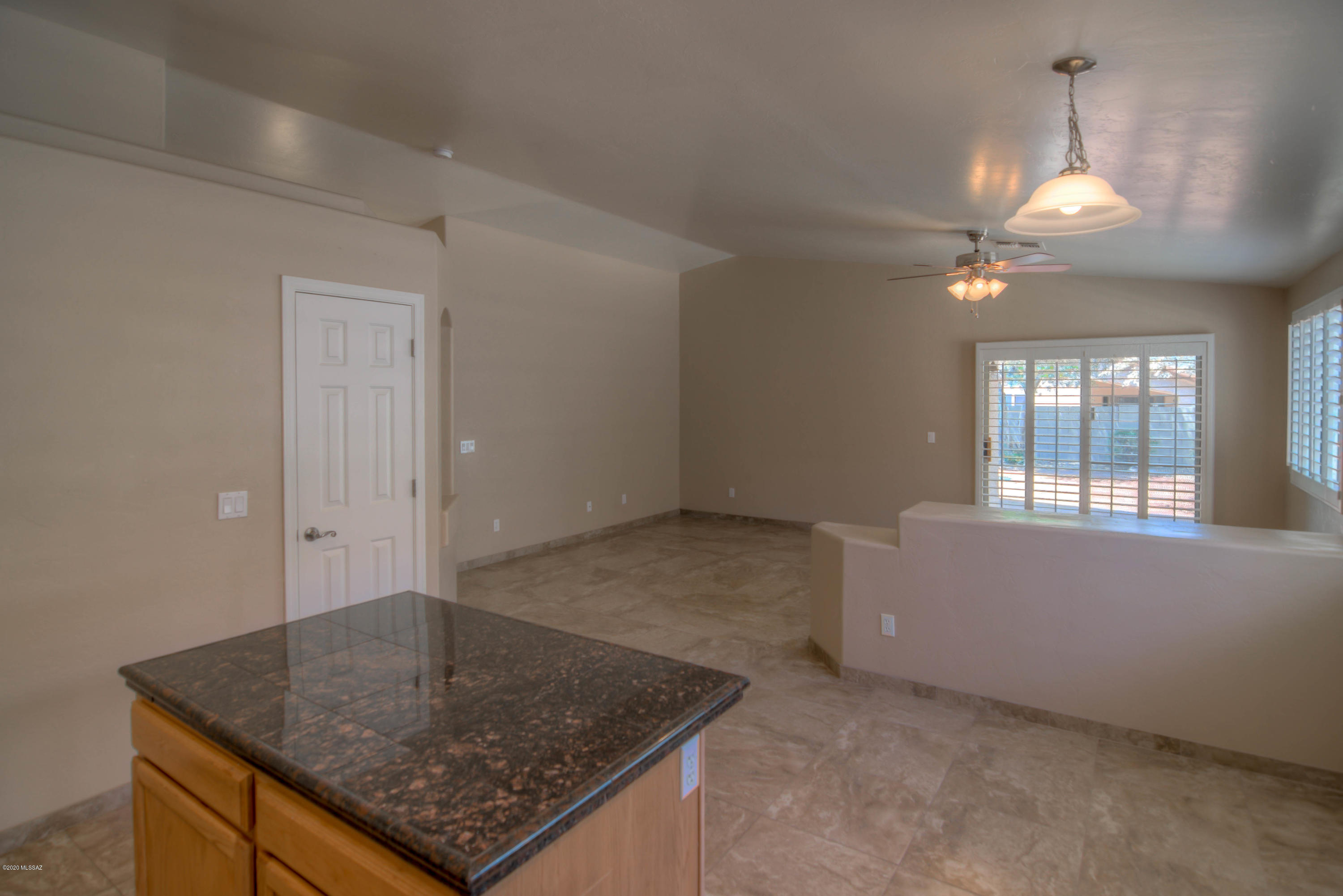 2427 E Skipping Rock Way