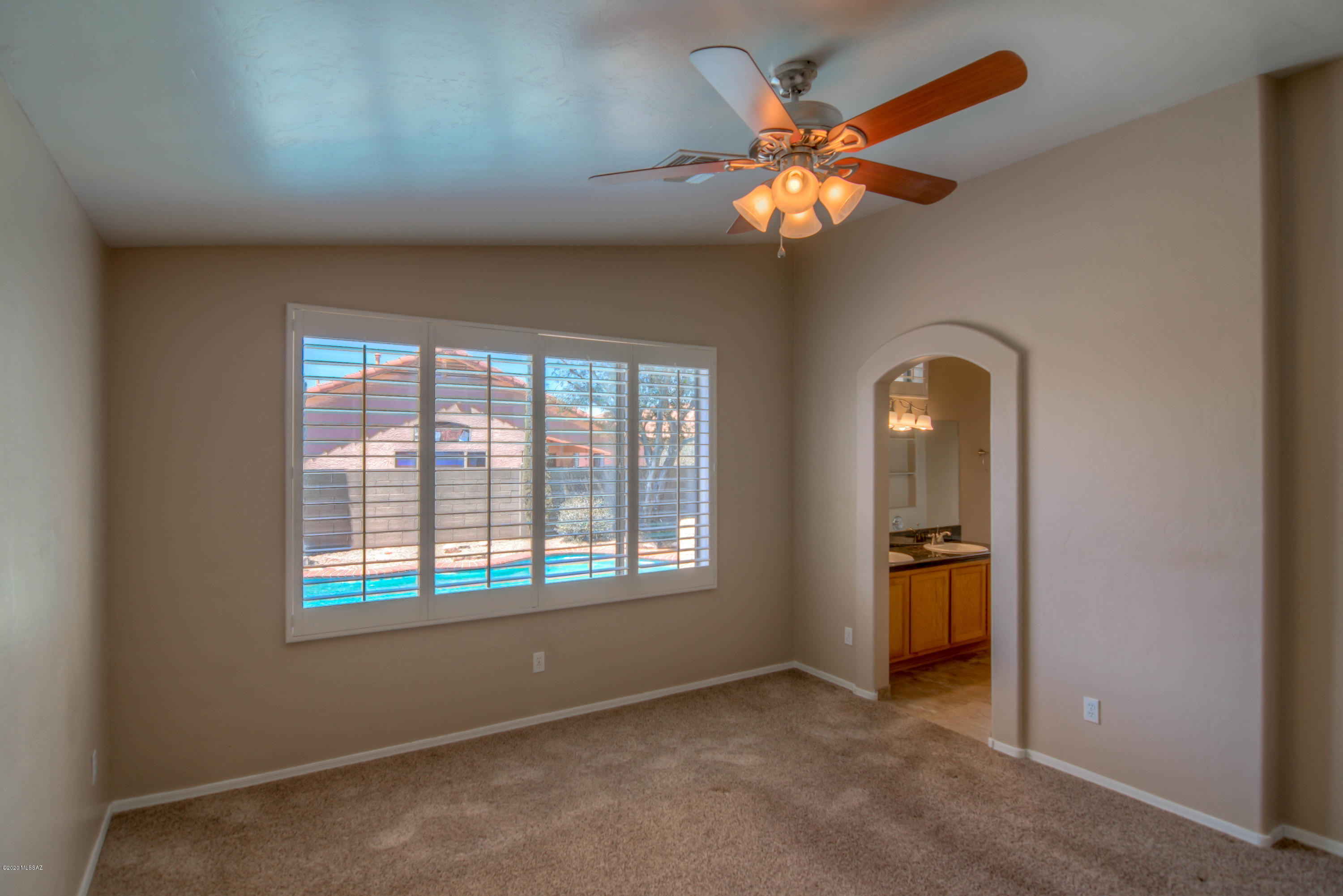 2427 E Skipping Rock Way