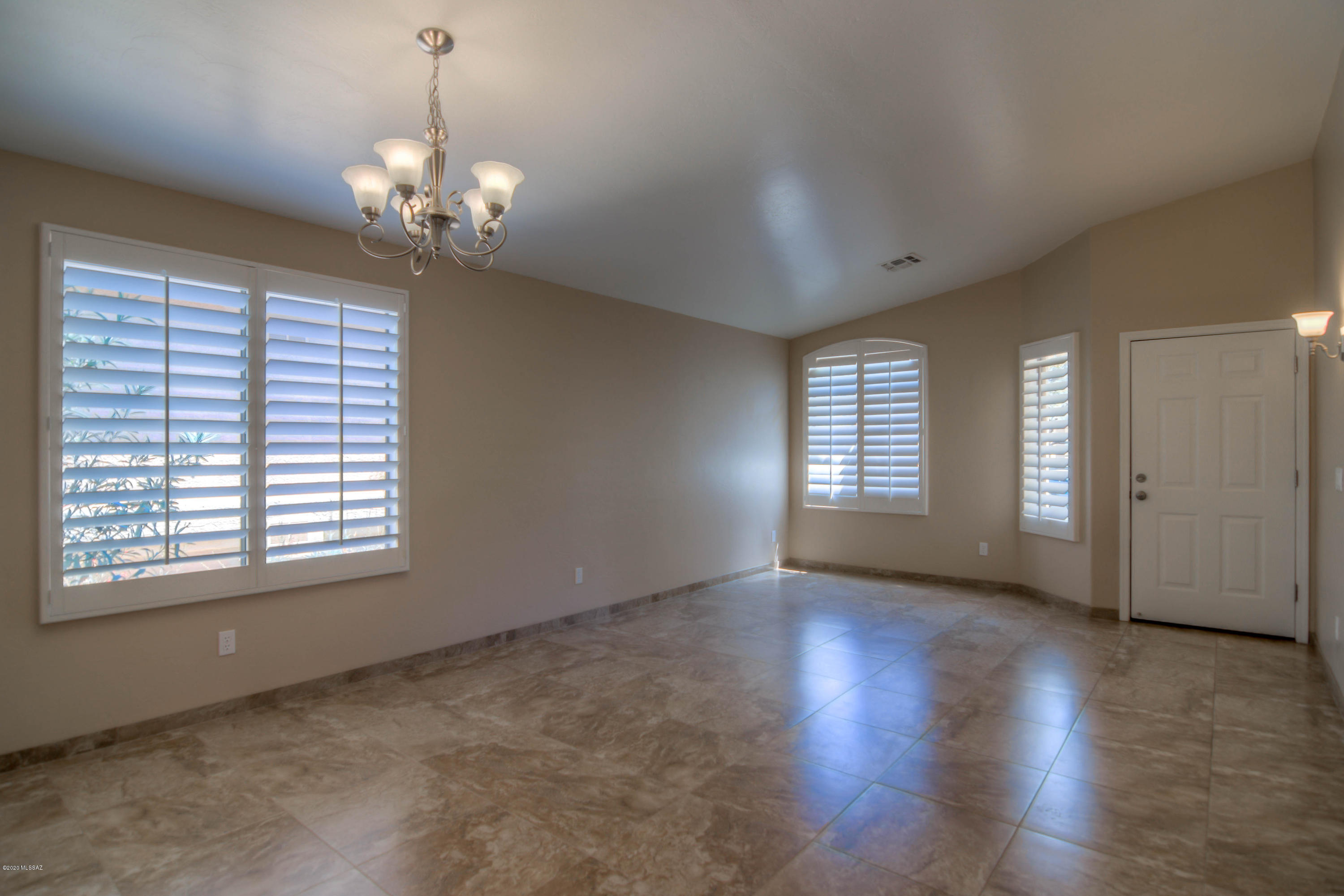 2427 E Skipping Rock Way