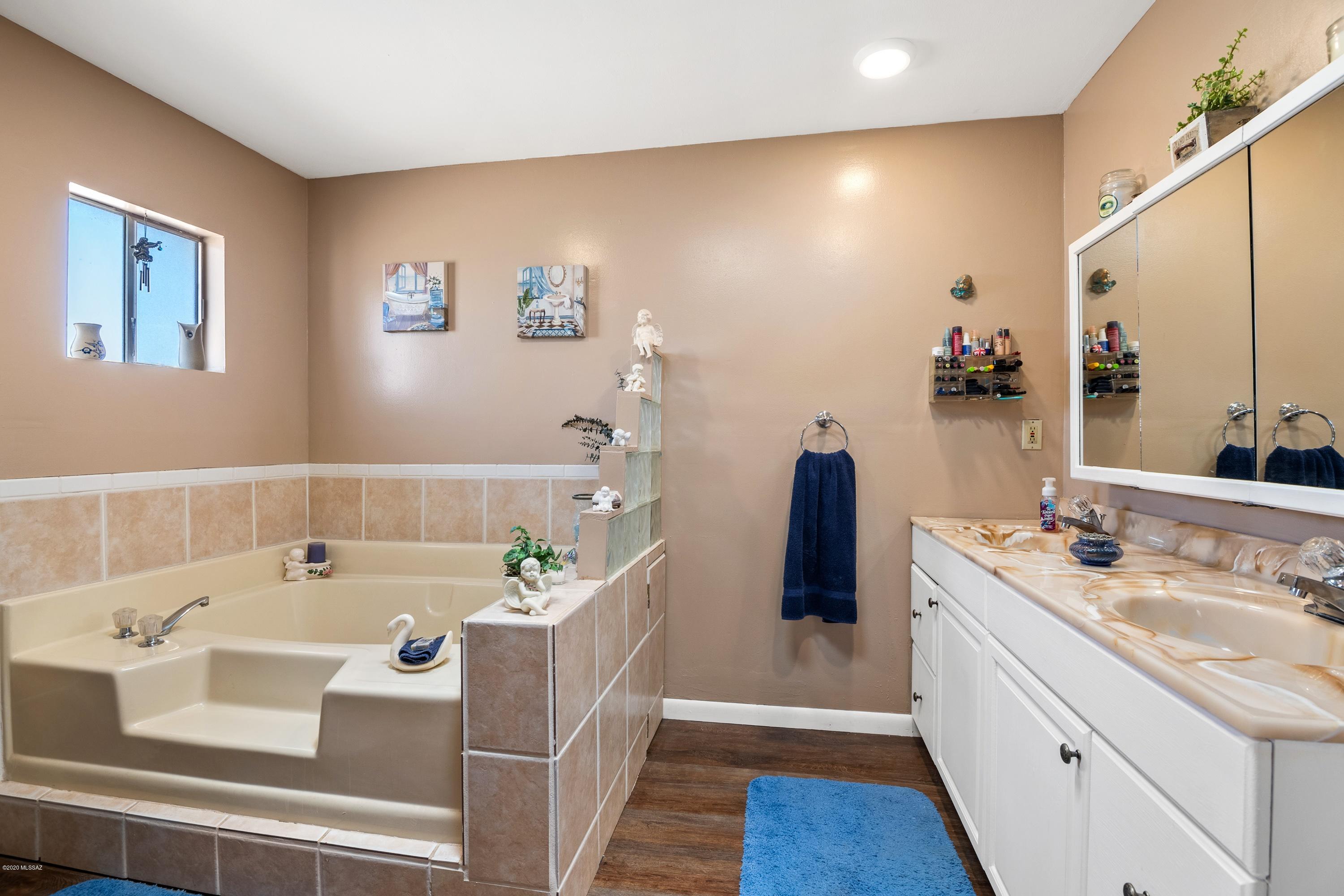 7775 N Sandario Road