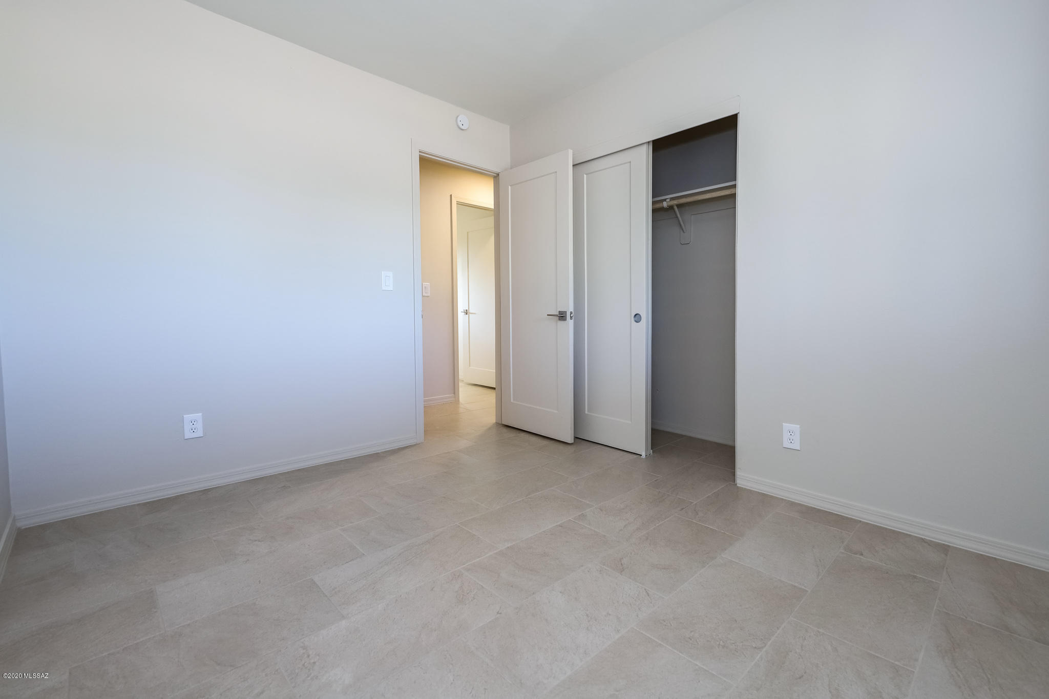 1241 W Calle Concordia