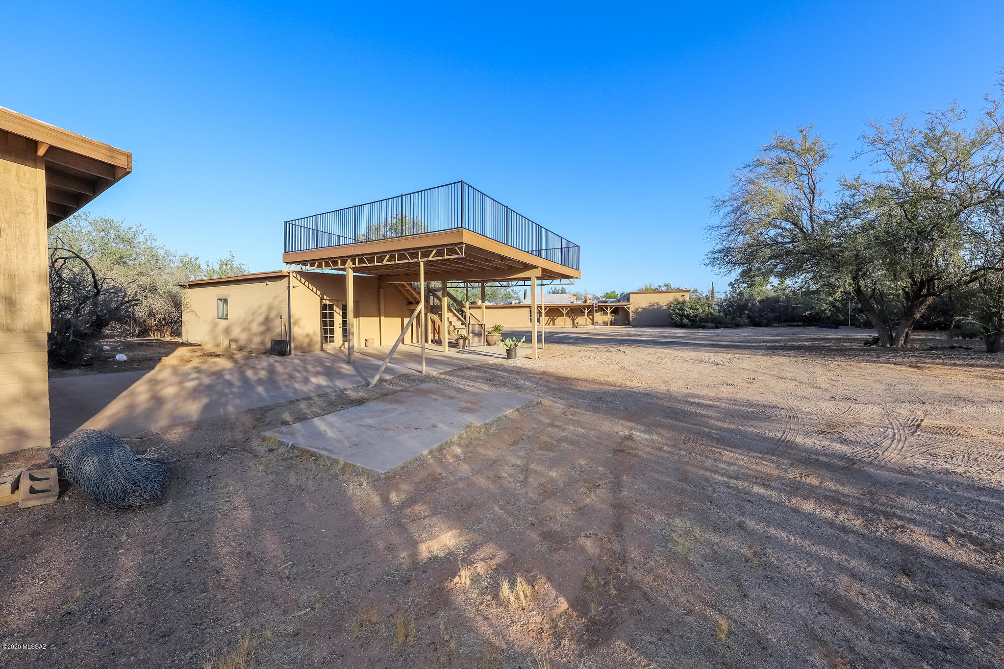 1241 W Calle Concordia