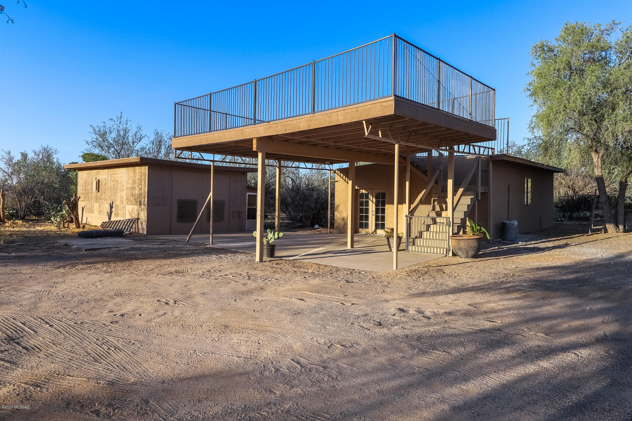 1241 W Calle Concordia