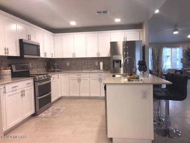 1241 W Calle Concordia