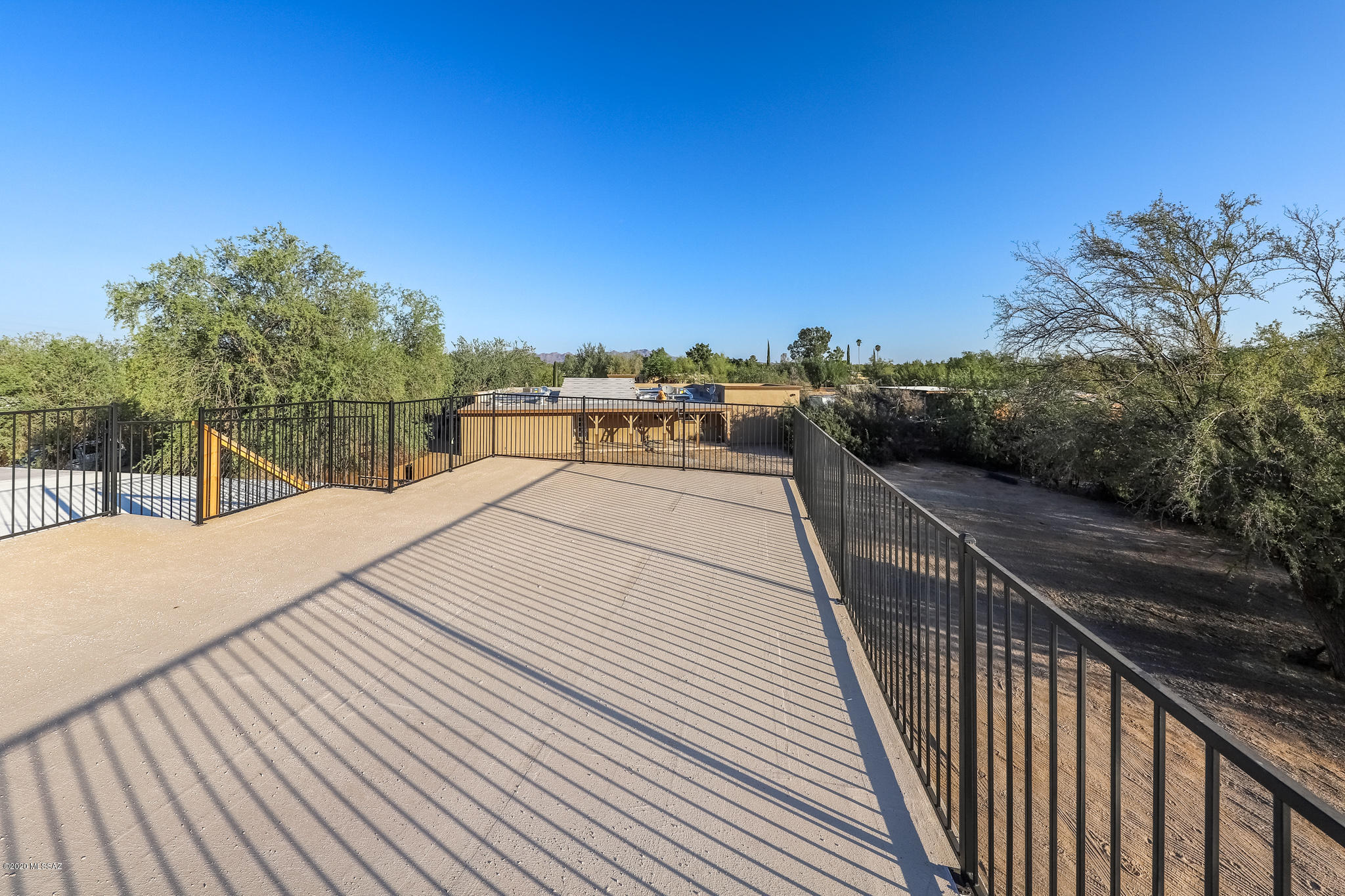 1241 W Calle Concordia