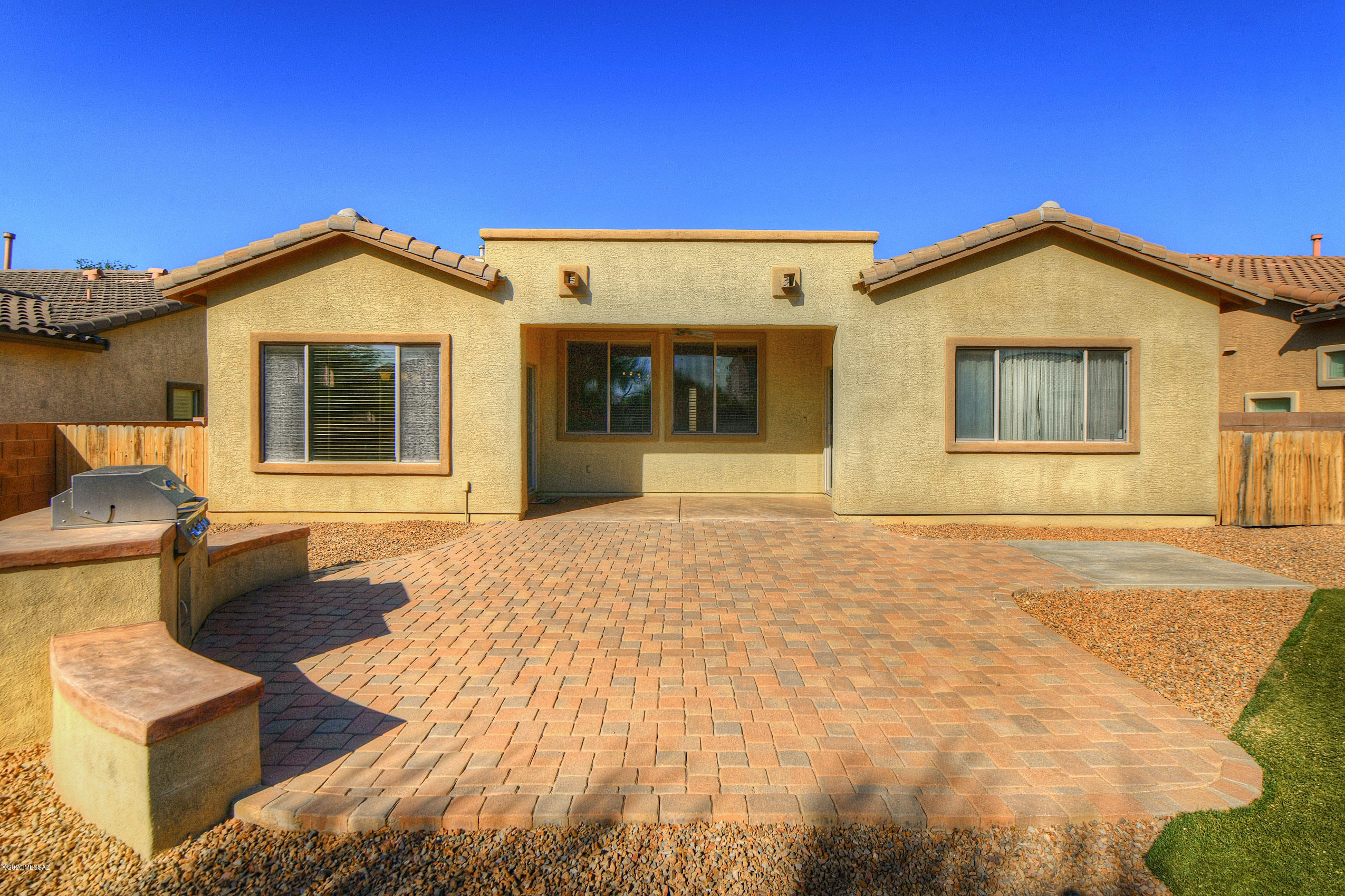 1443 W Red Creek Drive