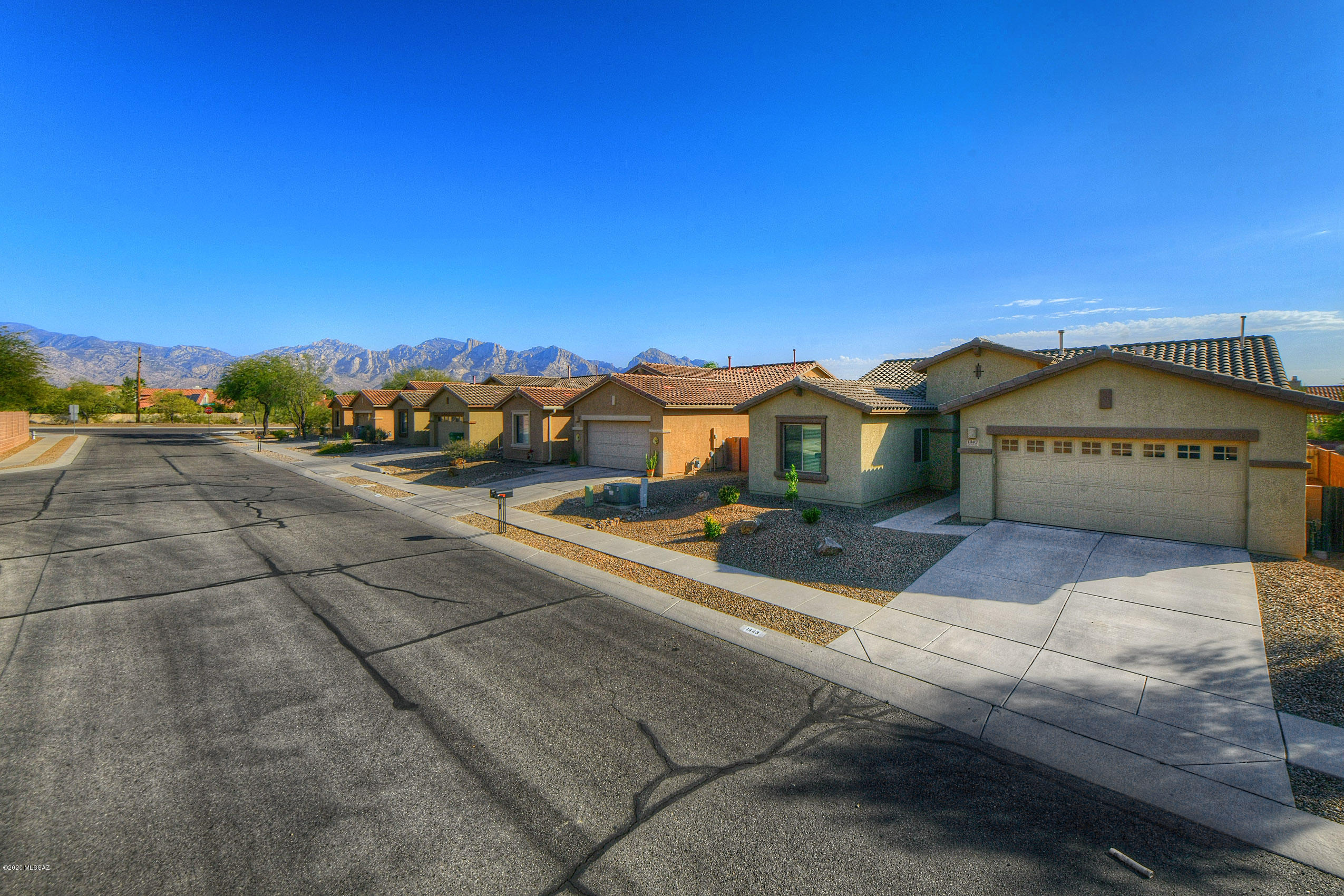 1443 W Red Creek Drive