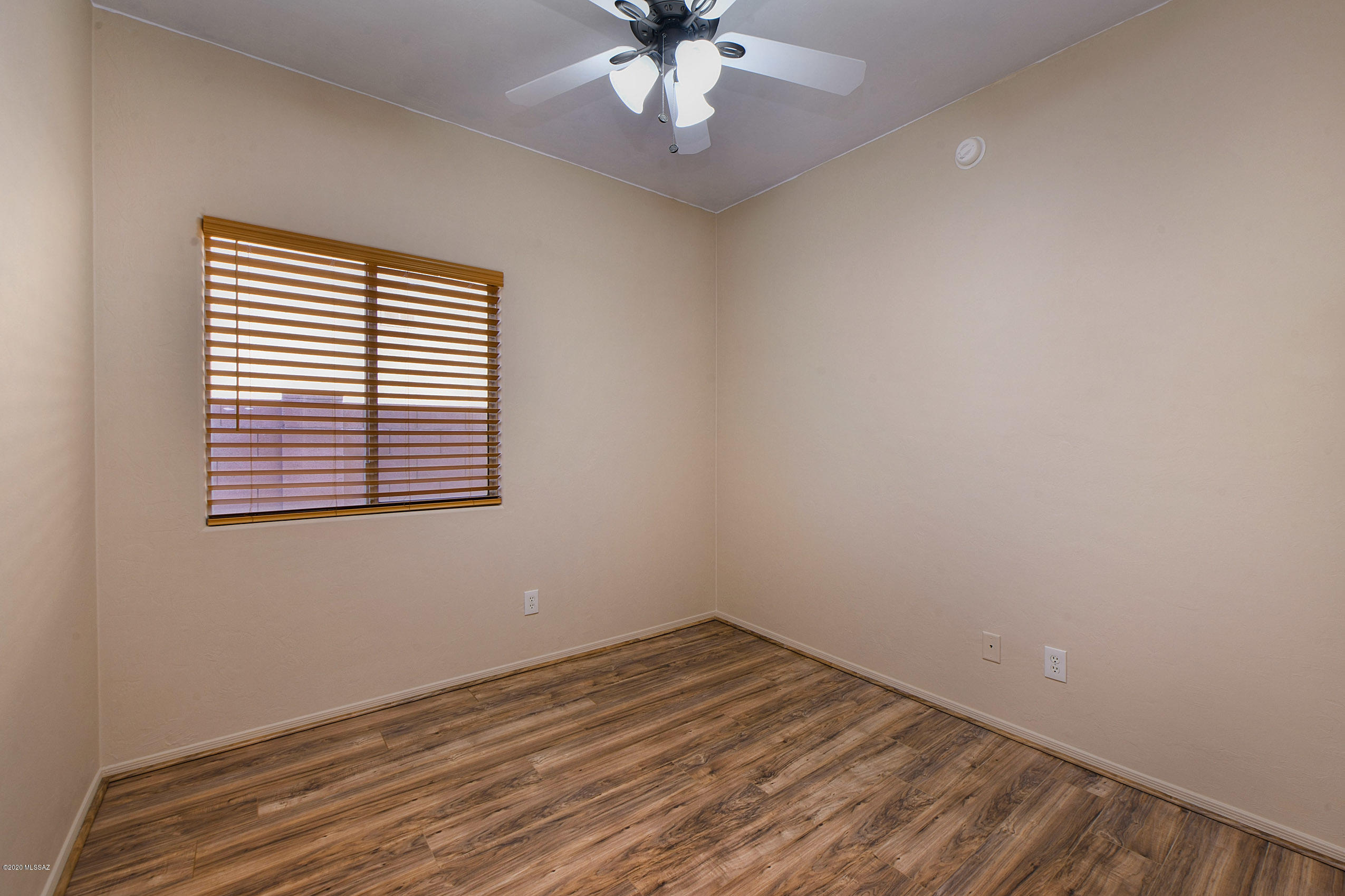 1443 W Red Creek Drive