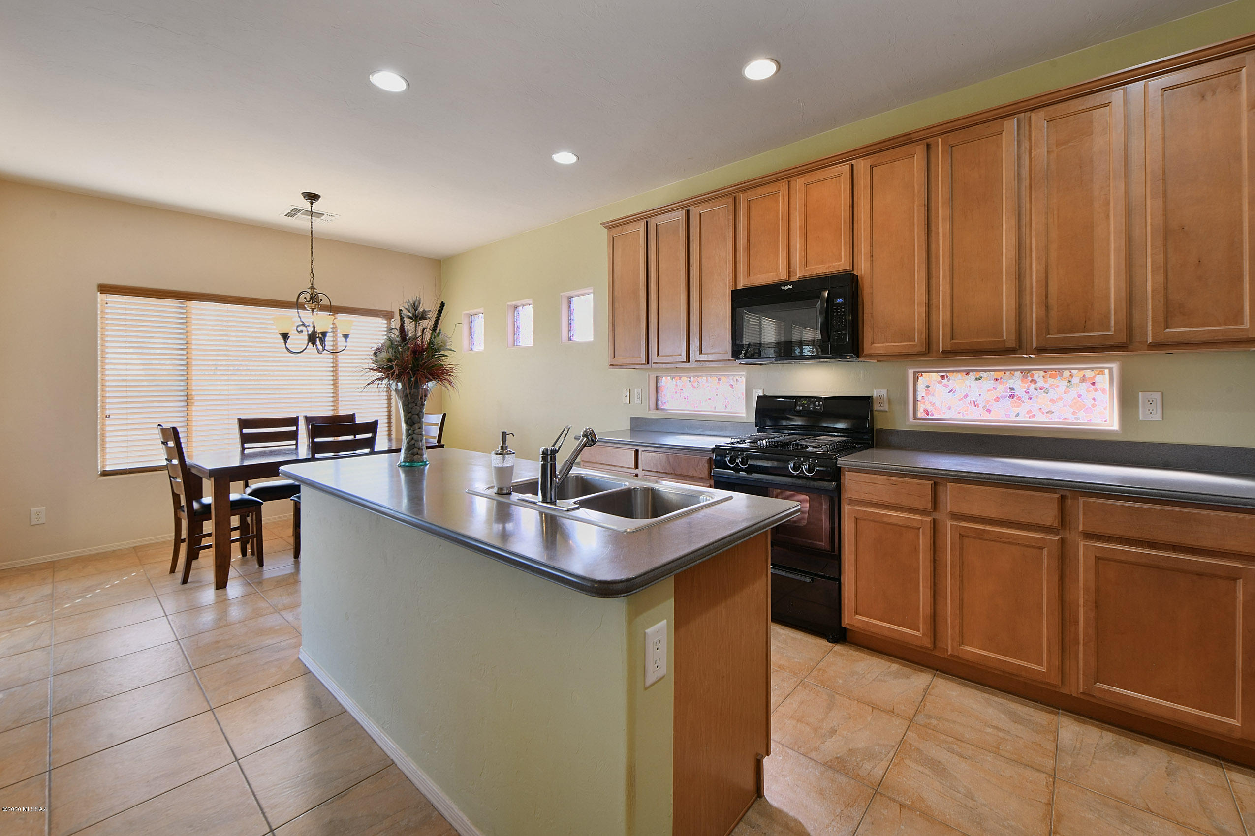 1443 W Red Creek Drive