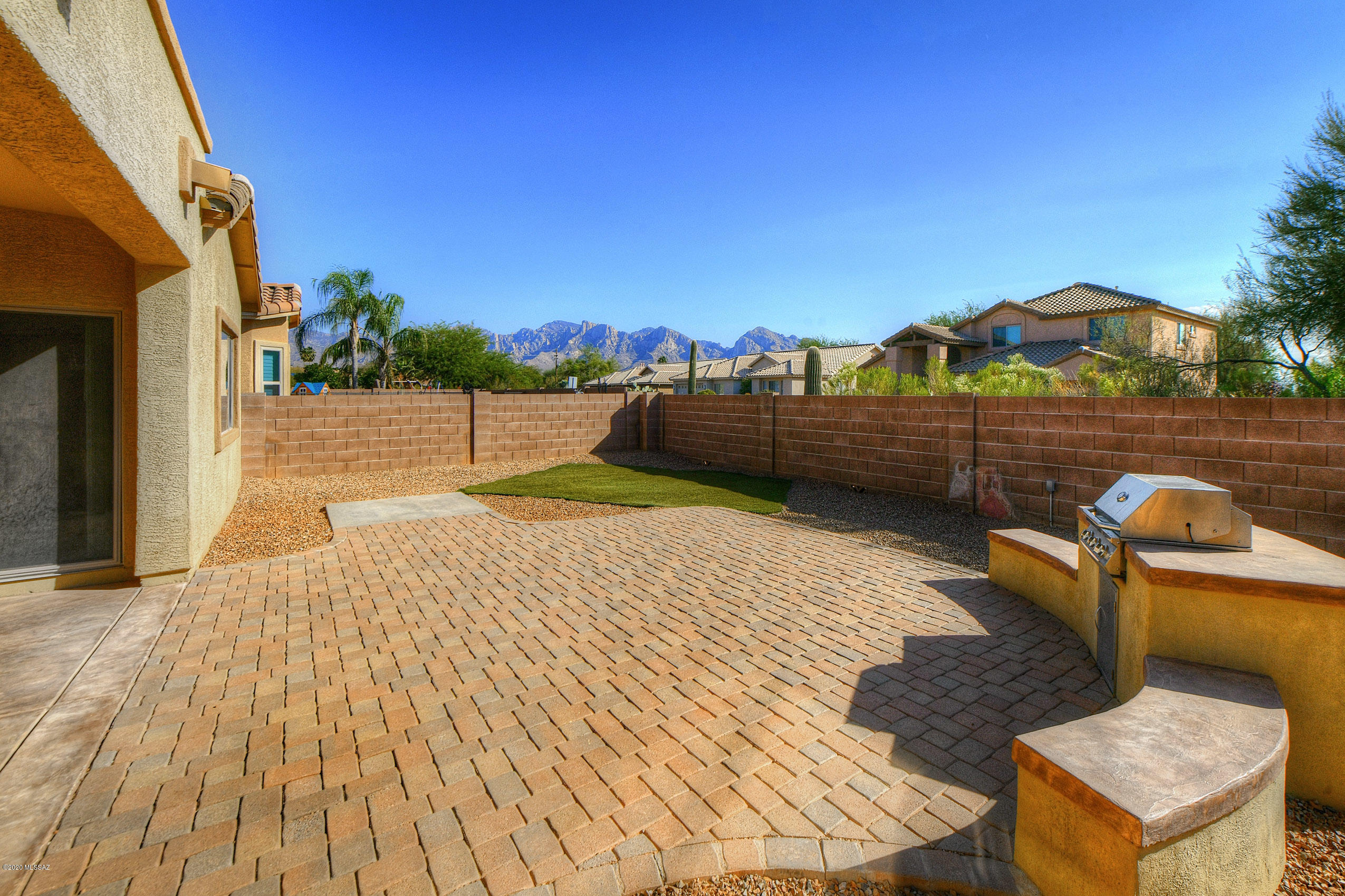 1443 W Red Creek Drive