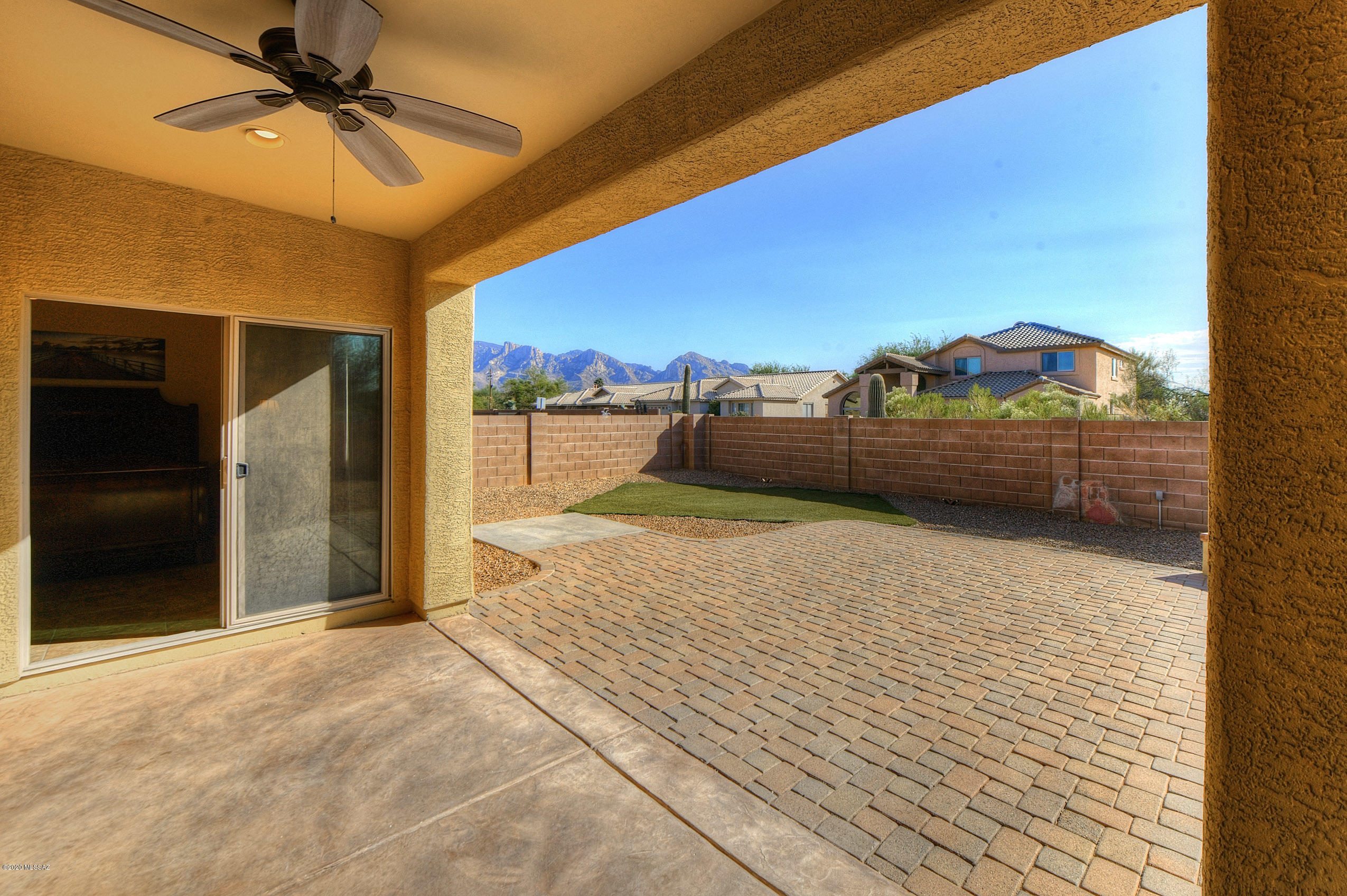 1443 W Red Creek Drive