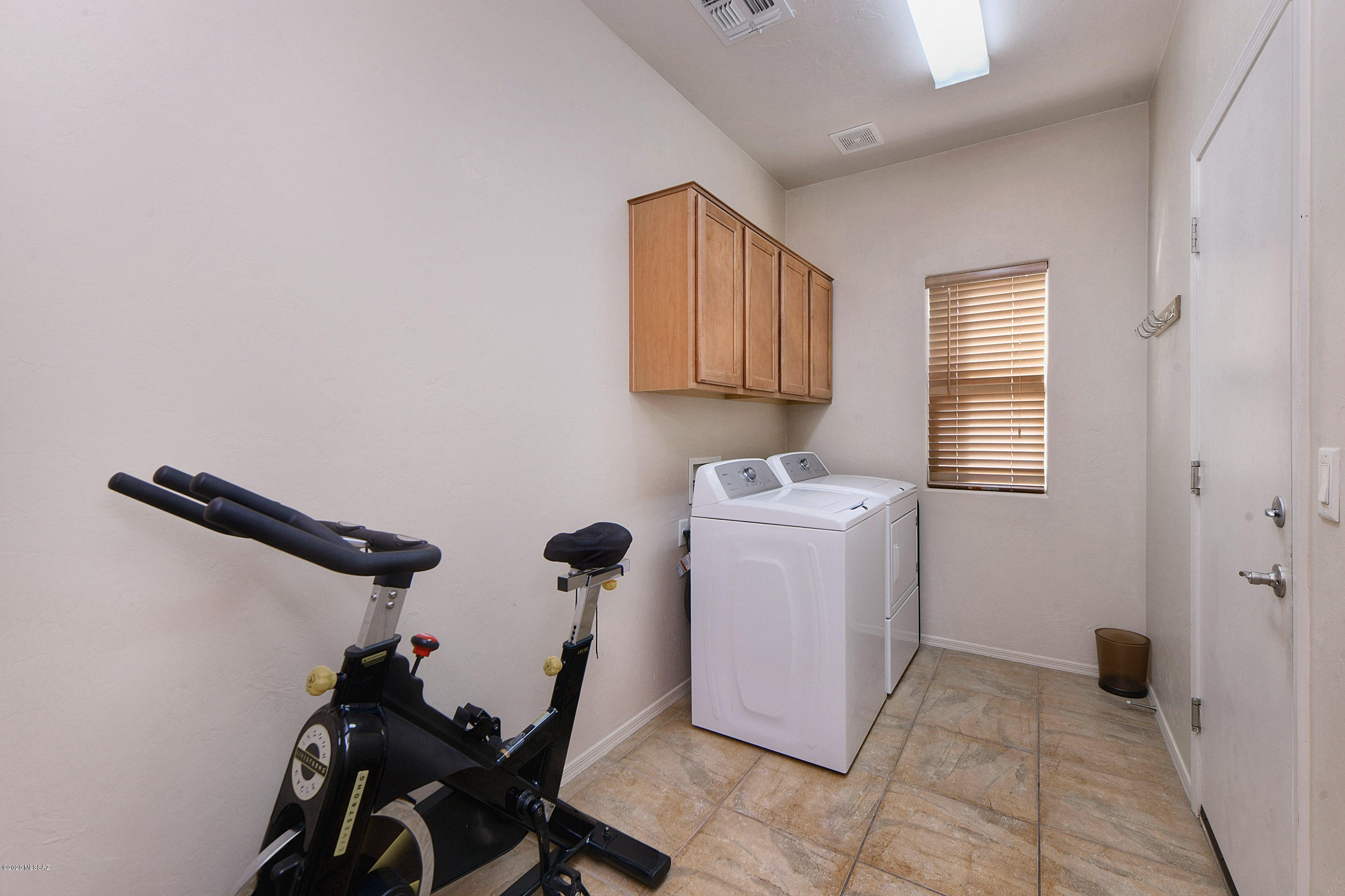 1443 W Red Creek Drive