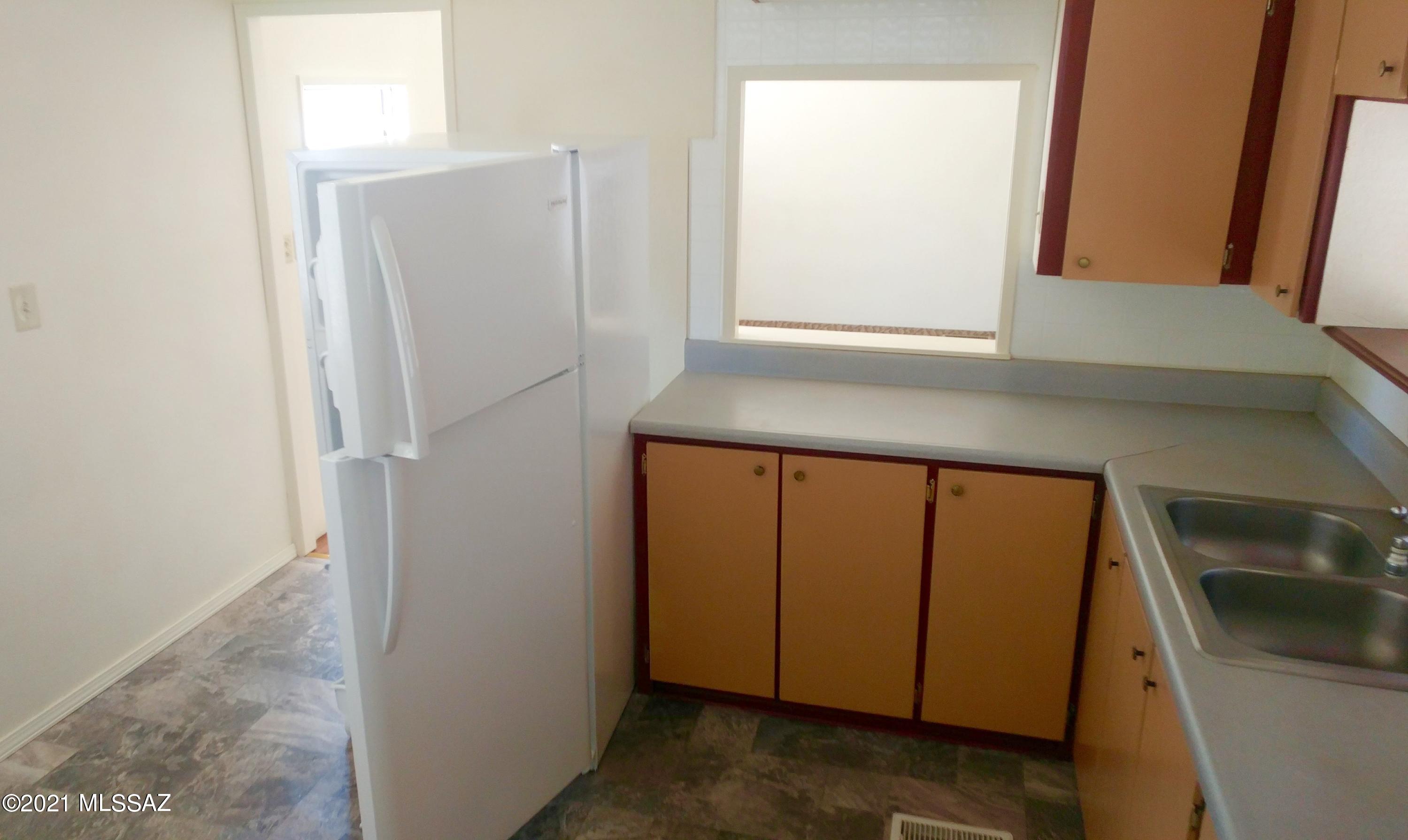 4122 N Palm Grove Drive