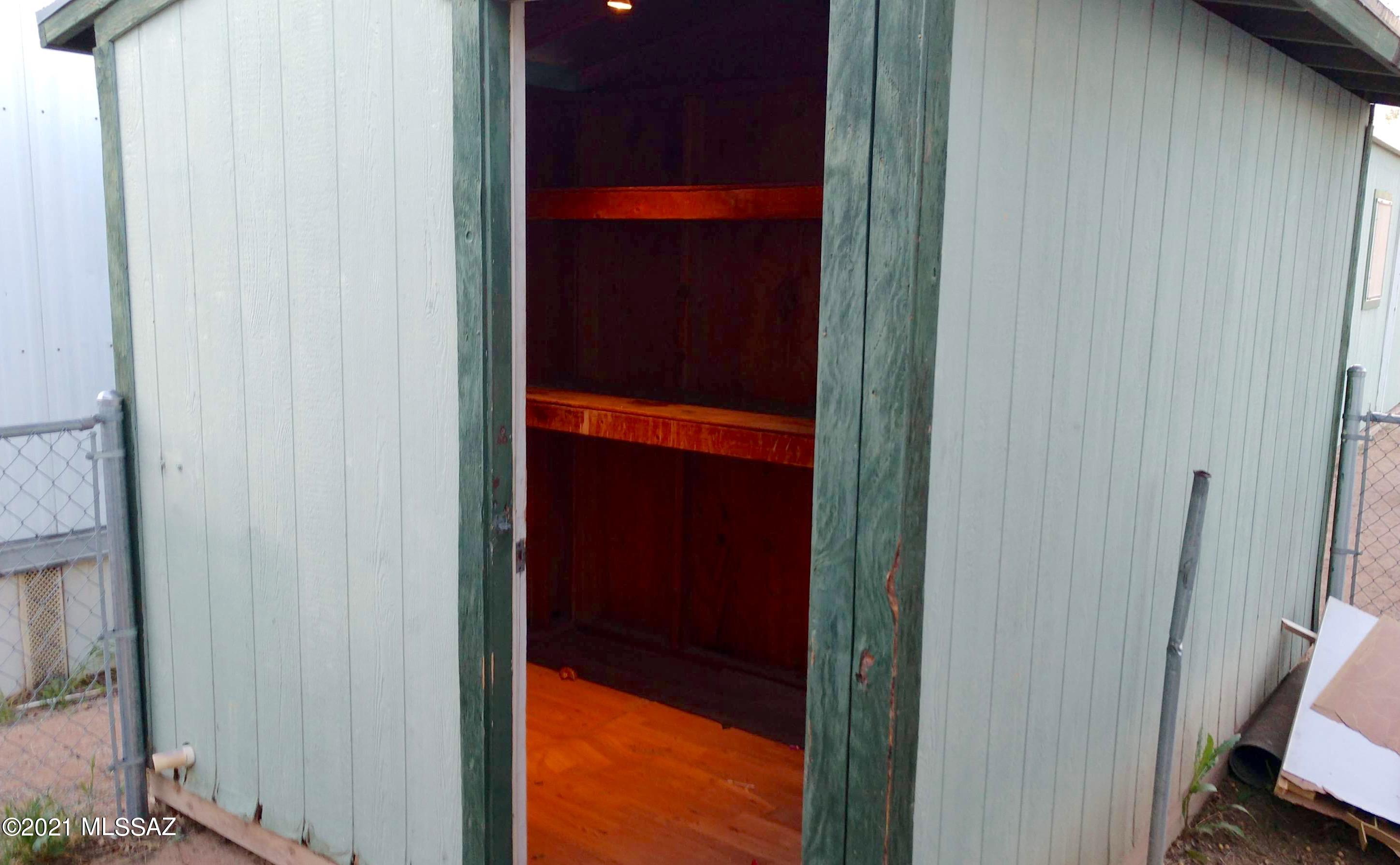 4122 N Palm Grove Drive