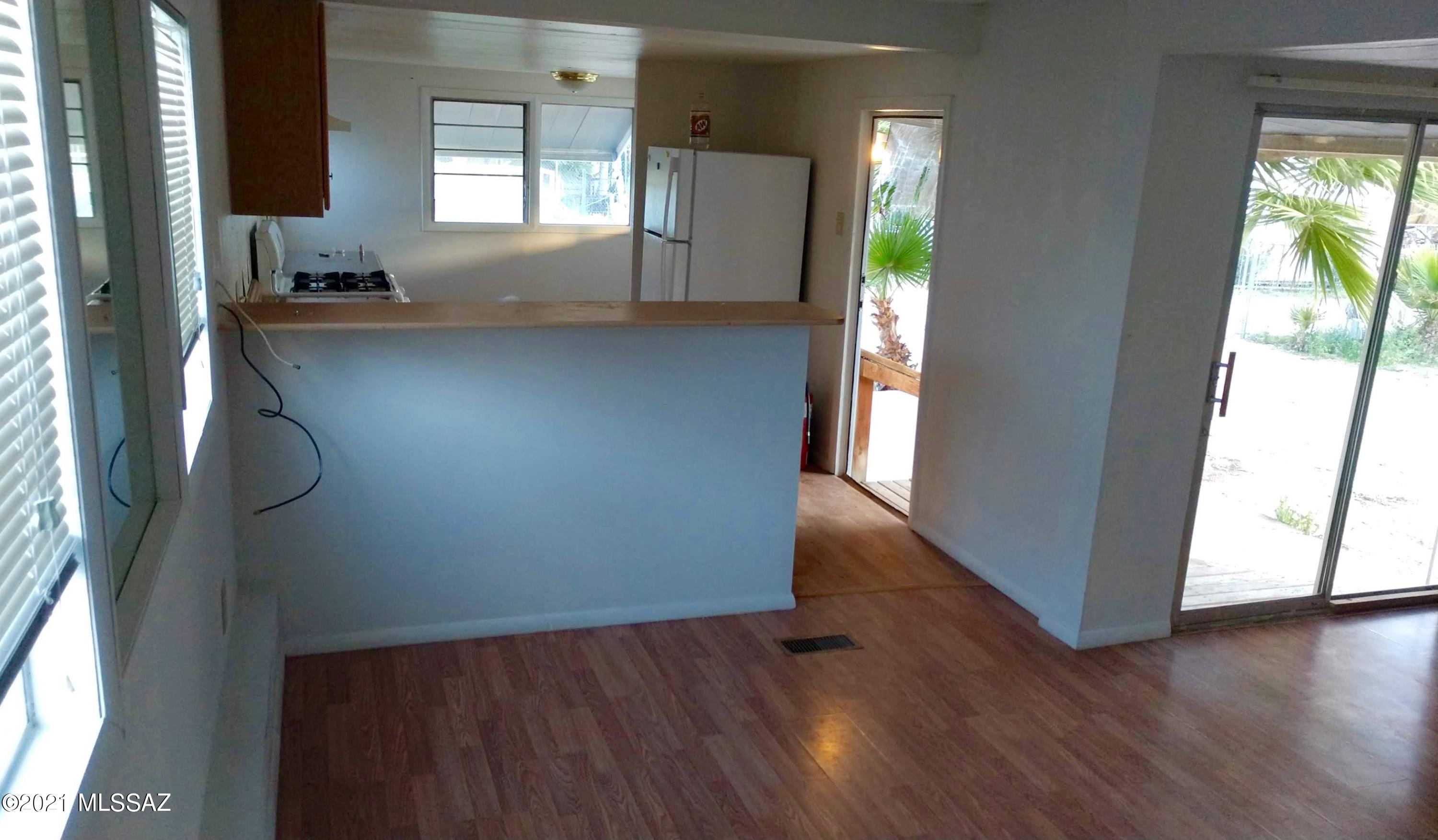 4122 N Palm Grove Drive