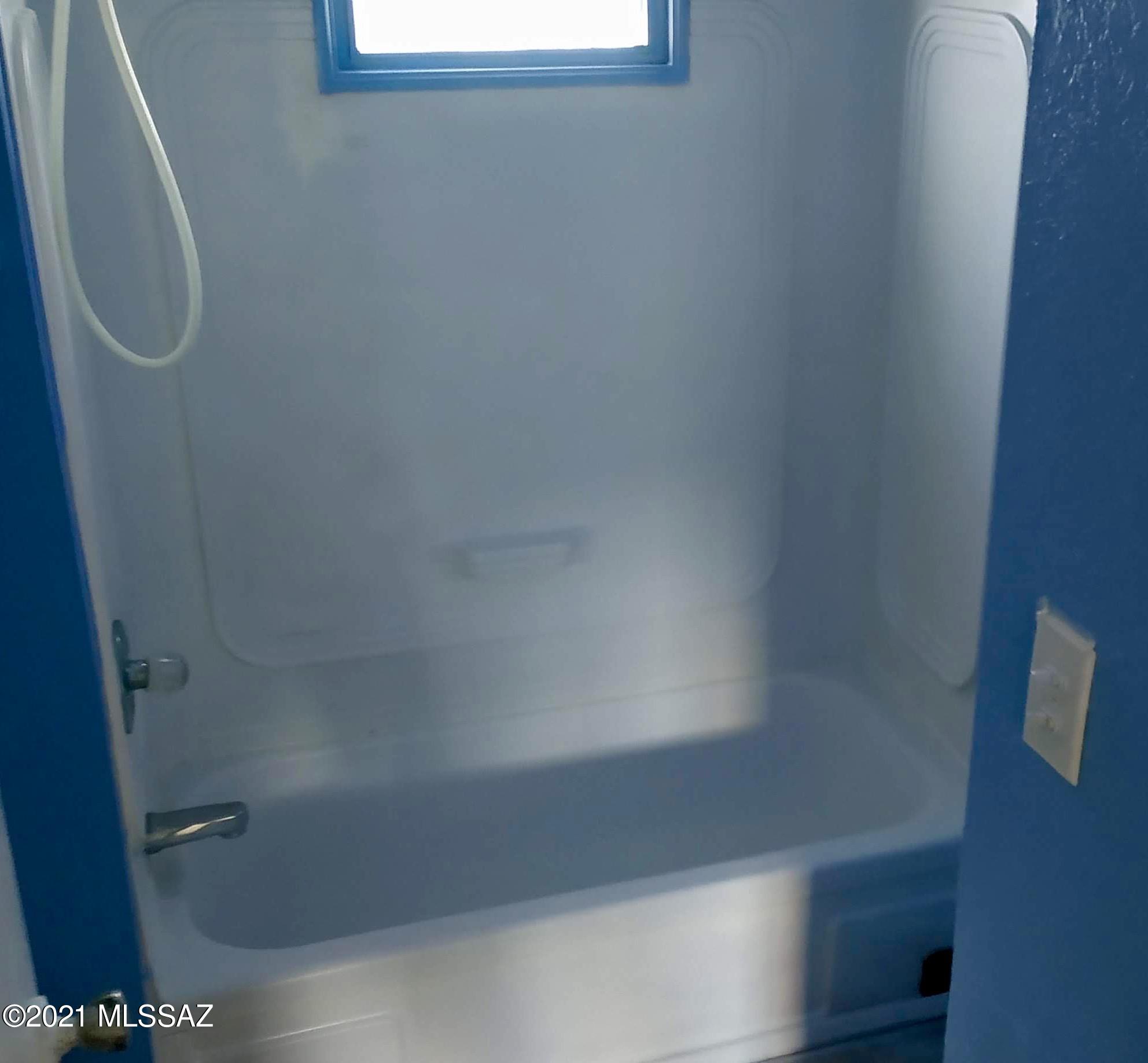 4122 N Palm Grove Drive