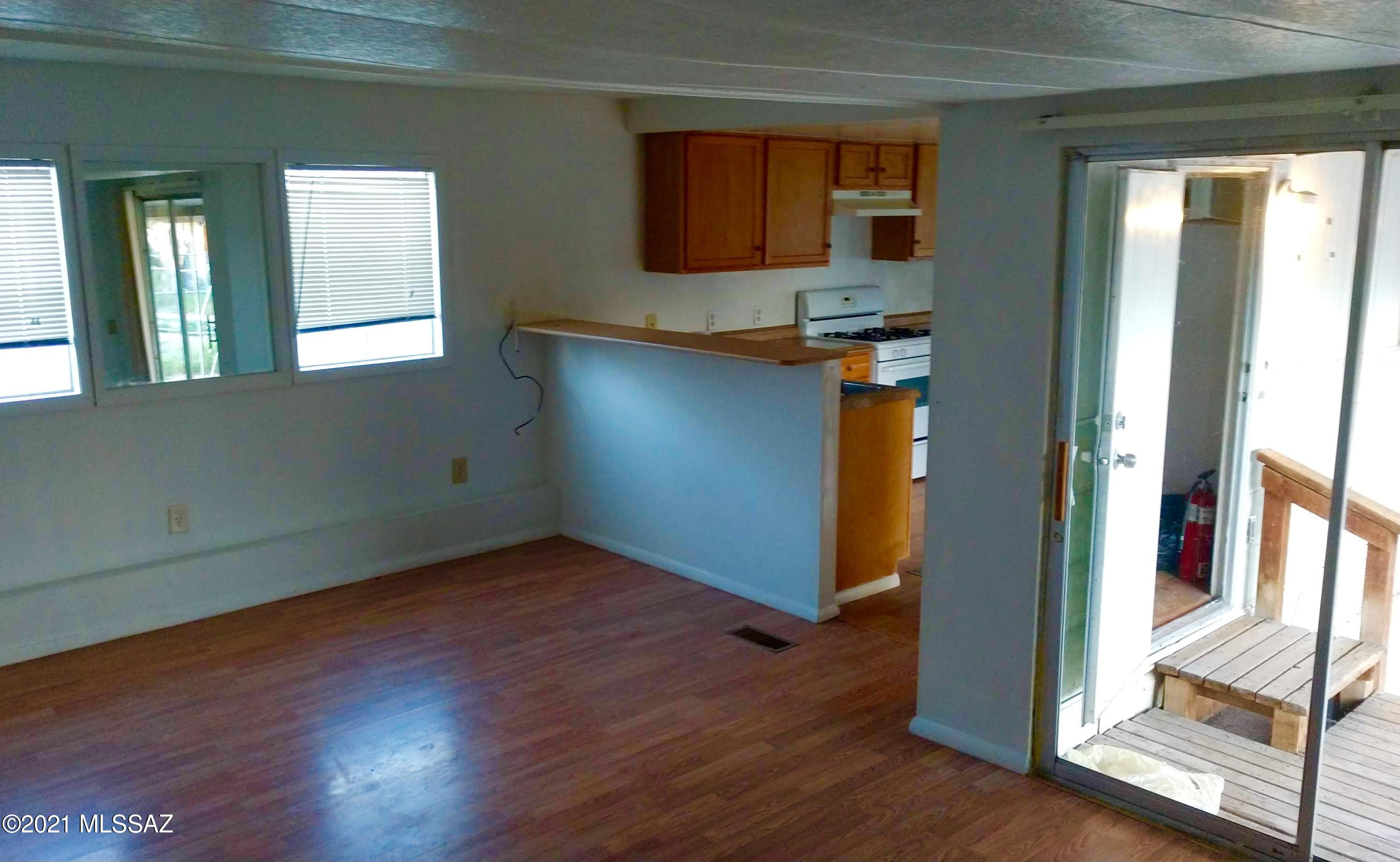 4122 N Palm Grove Drive