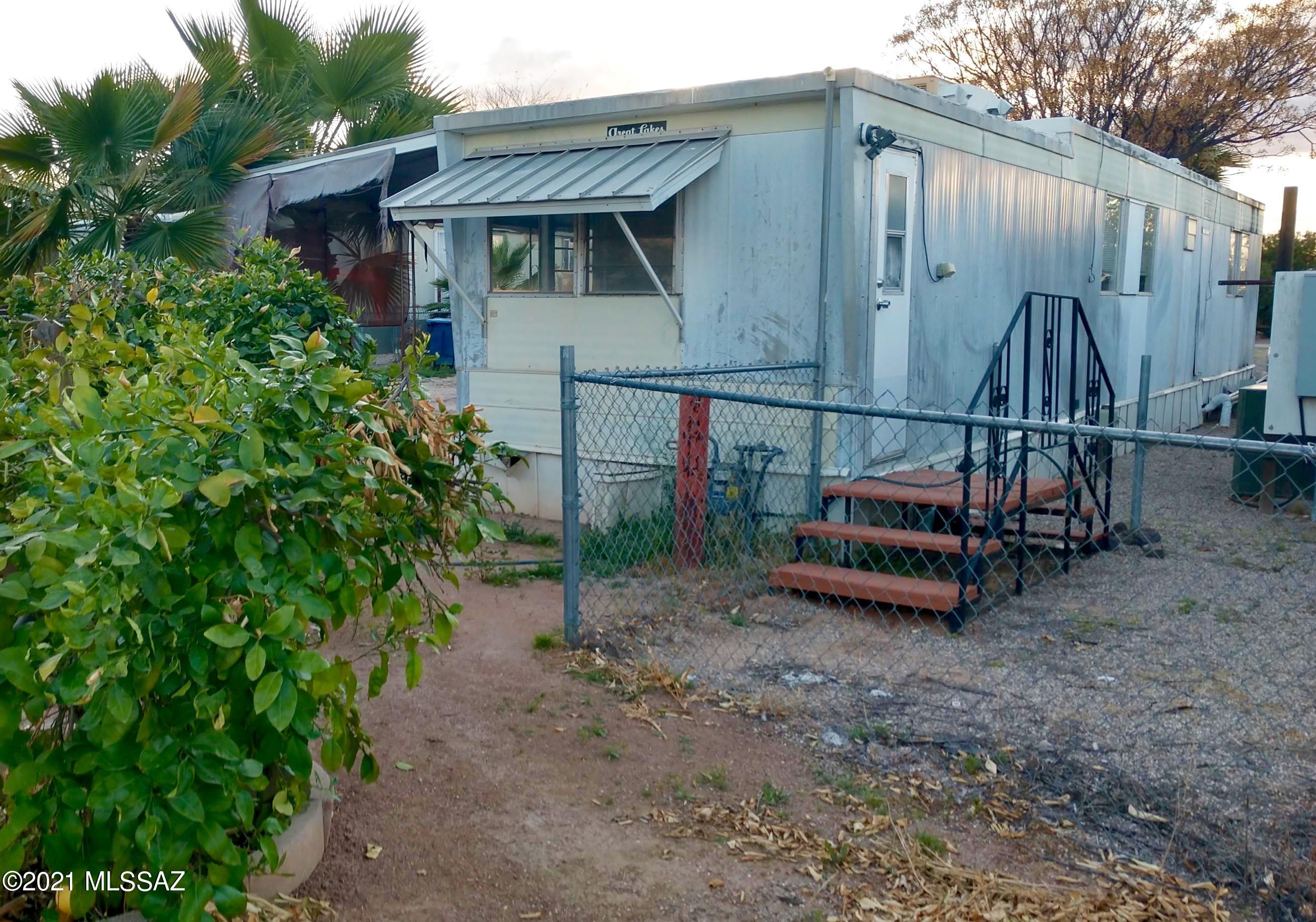 4122 N Palm Grove Drive