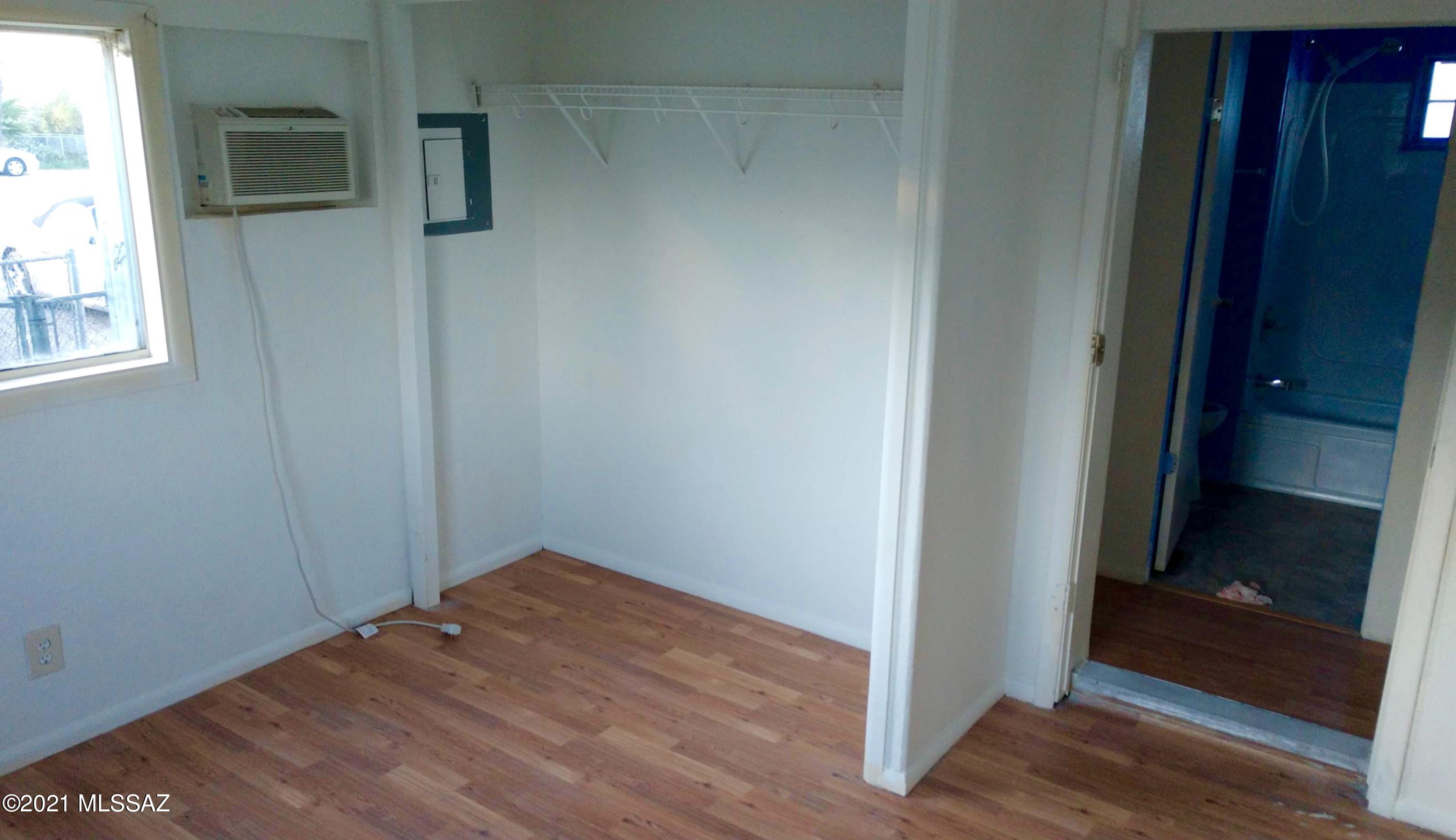 4122 N Palm Grove Drive