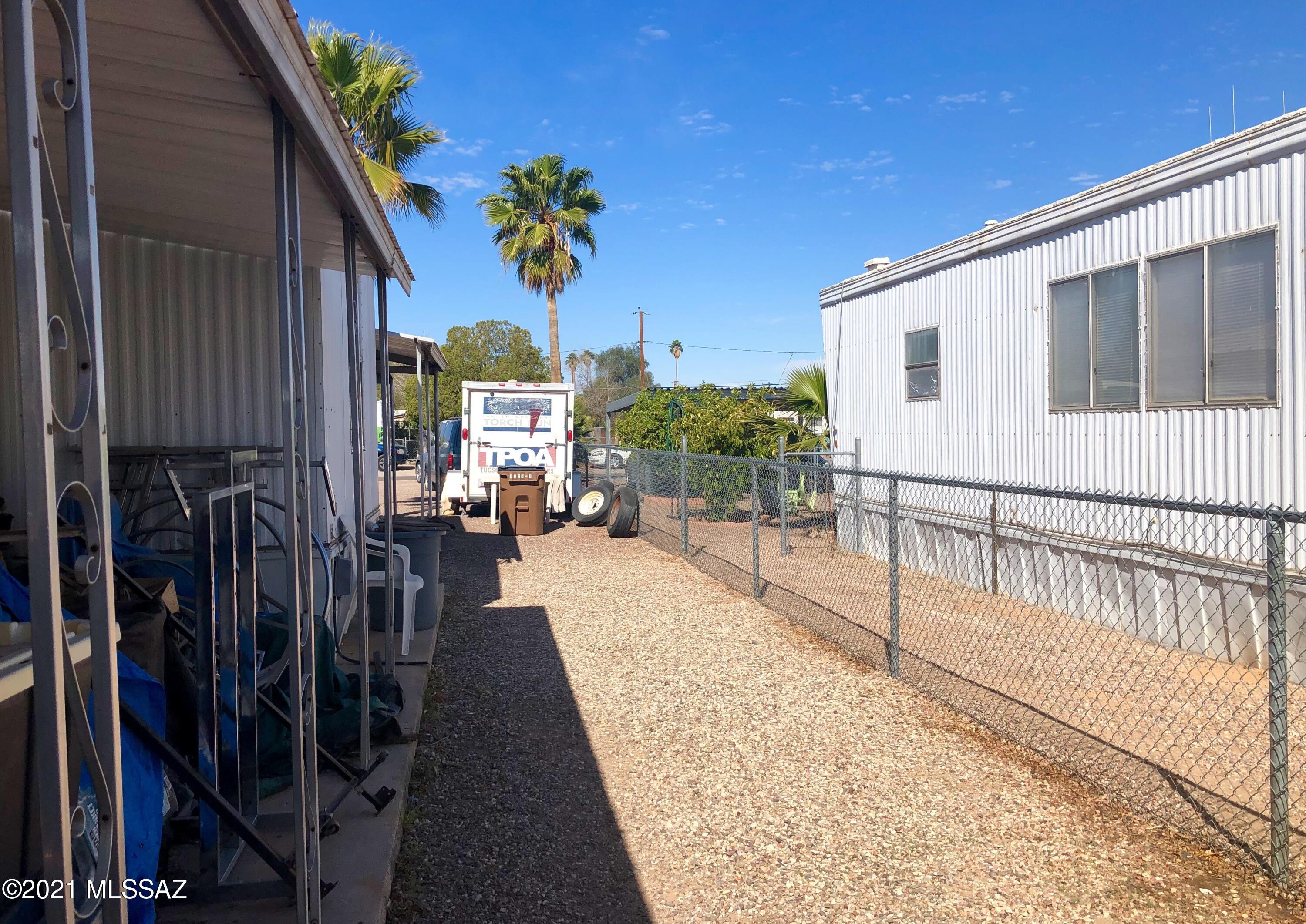 4122 N Palm Grove Drive